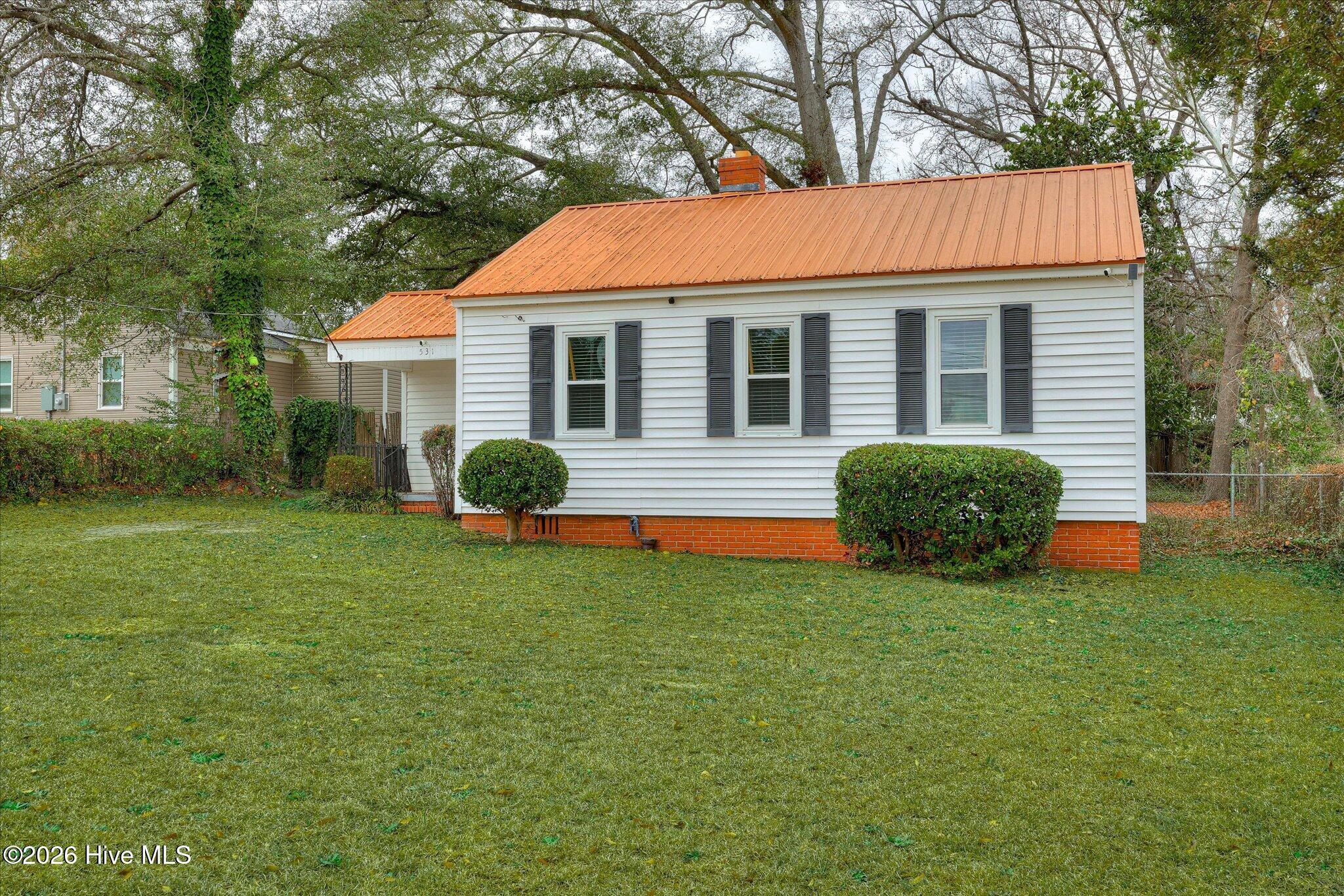 531 Carr Street Property Photo 3