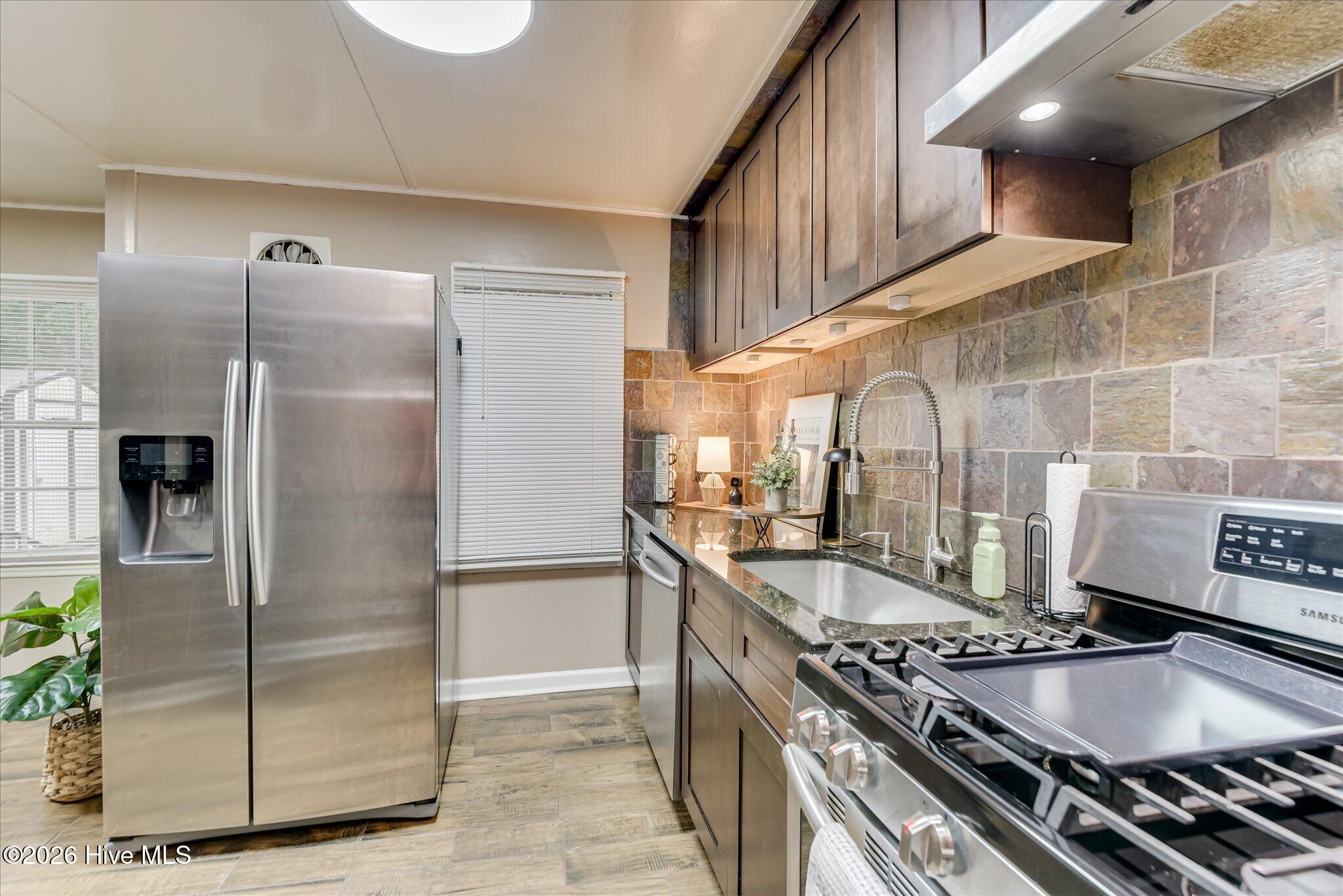 531 Carr Street Property Photo 11