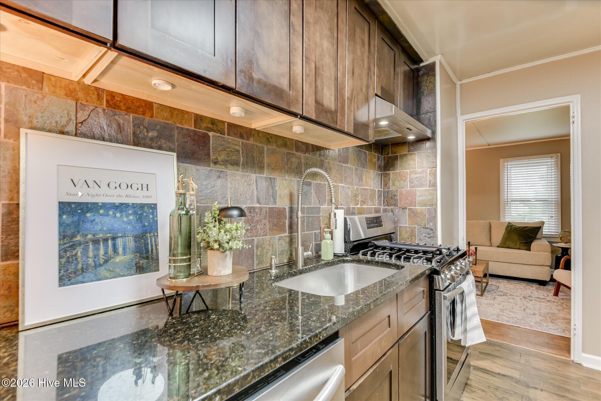 531 Carr Street Property Photo 13