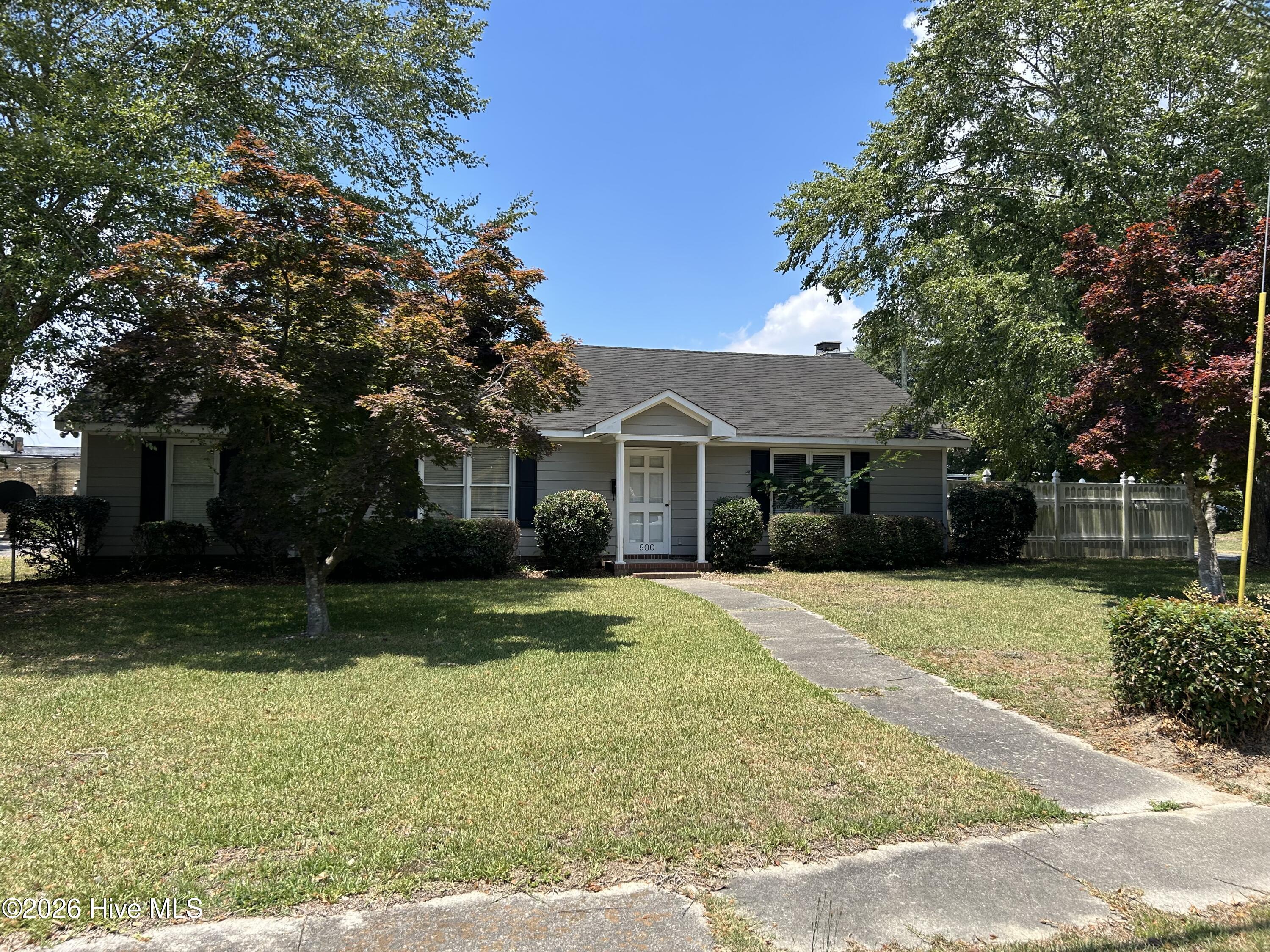 900 Oriental Avenue Property Photo 1