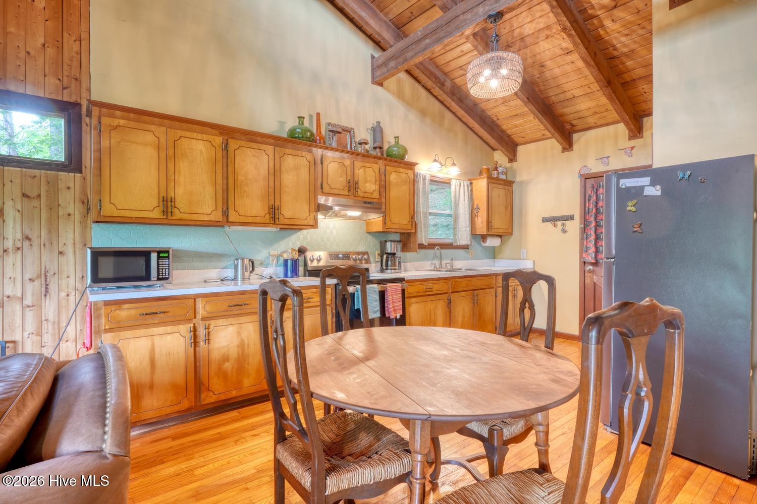 664 High Ridge Road Property Photo 14