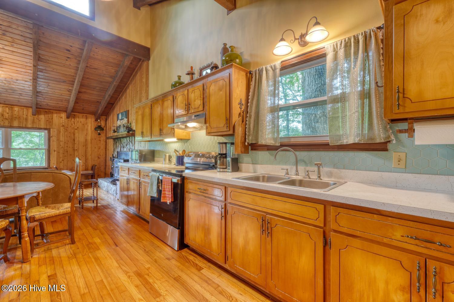 664 High Ridge Road Property Photo 16