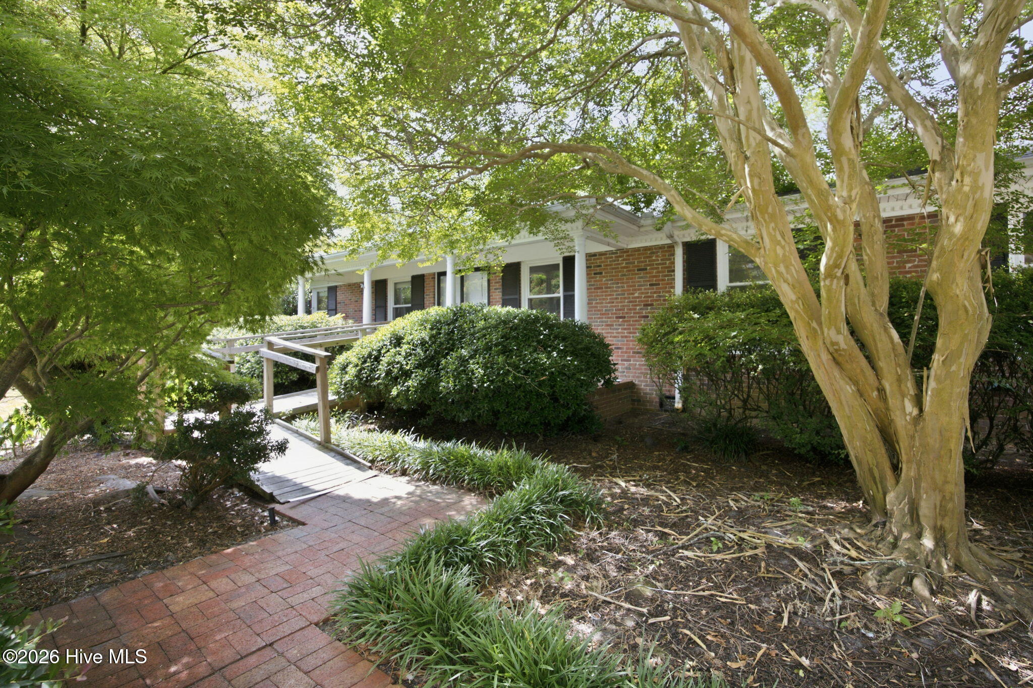 905 Robert E Lee Drive Property Photo 2