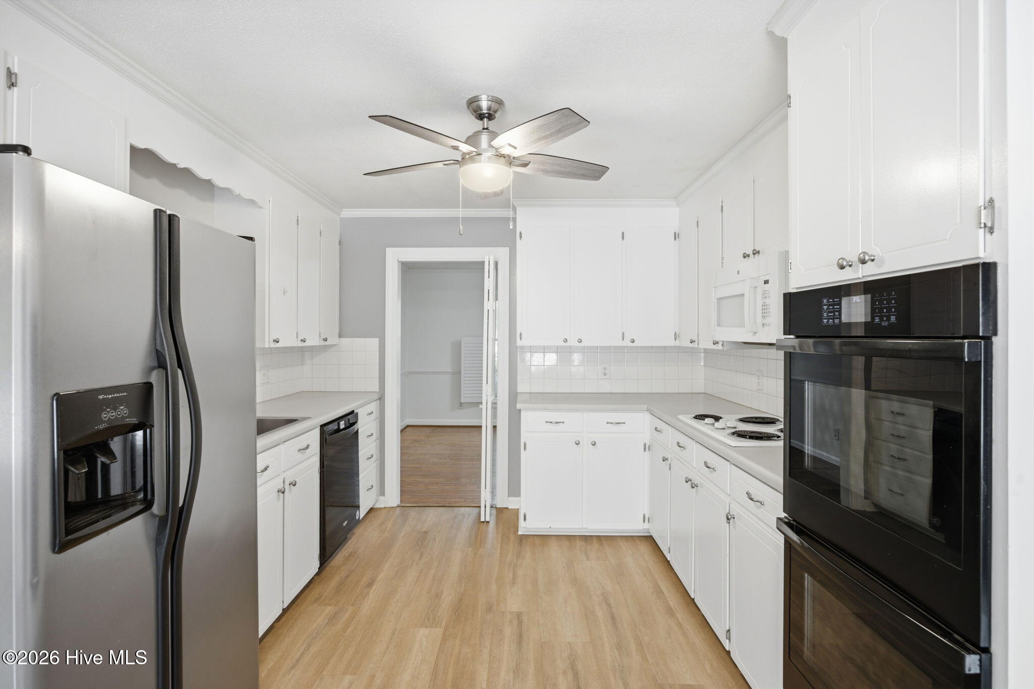 905 Robert E Lee Drive Property Photo 11