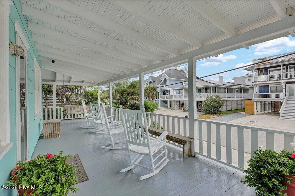 10 E Henderson Street E Property Photo 5