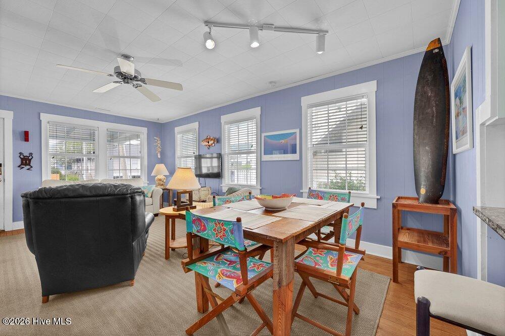10 E Henderson Street E Property Photo 13