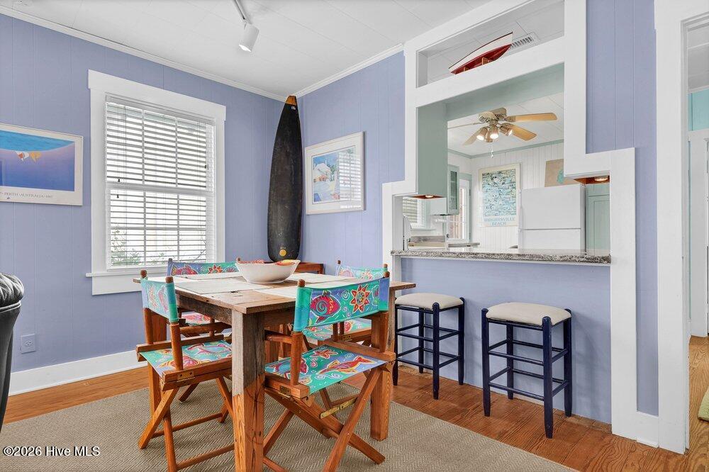 10 E Henderson Street E Property Photo 14