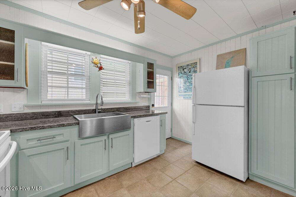 10 E Henderson Street E Property Photo 19