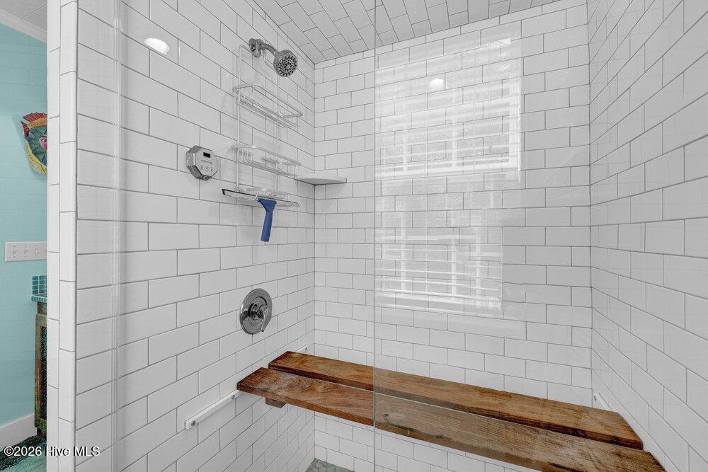 10 E Henderson Street E Property Photo 24