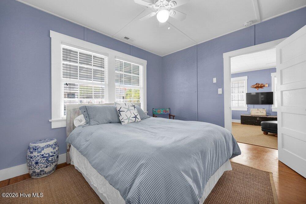 10 E Henderson Street E Property Photo 27