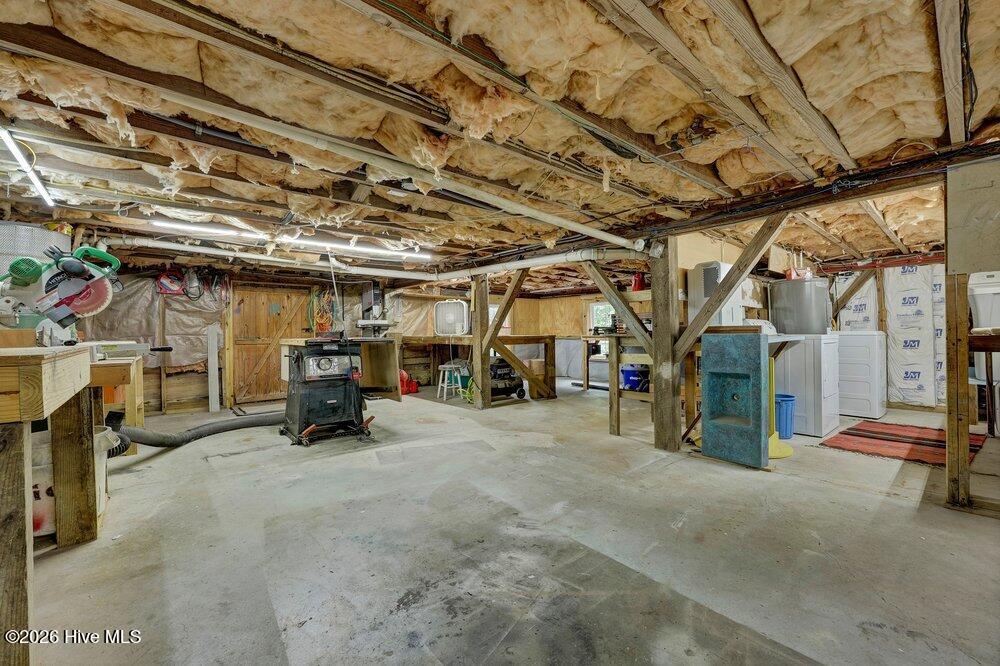 10 E Henderson Street E Property Photo 42