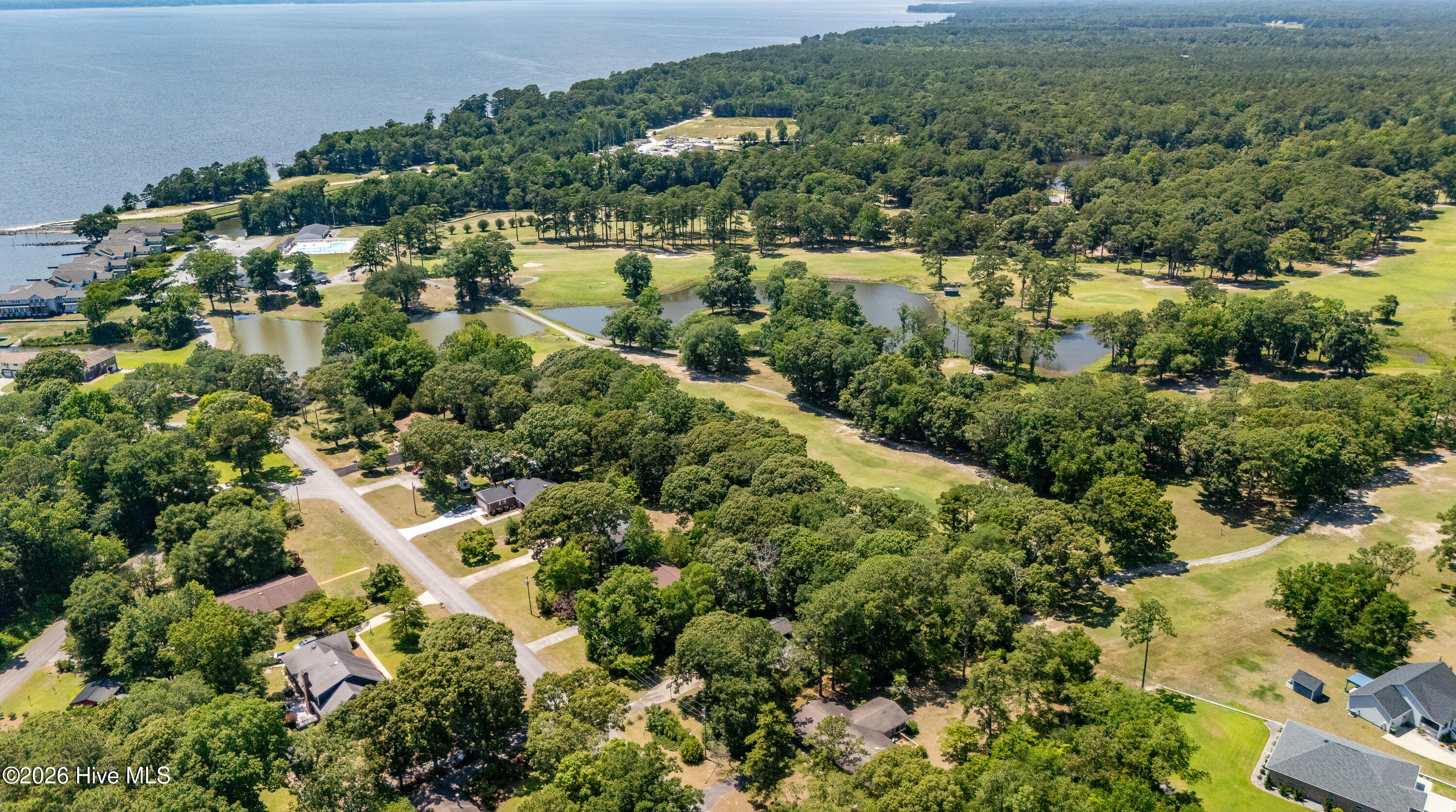 114 Lakeshore Drive Property Photo 10