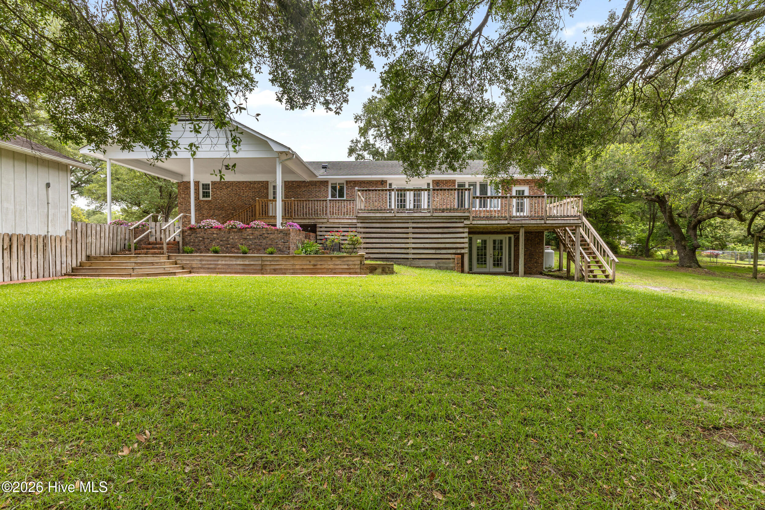 233 High Tide Drive Property Photo 7