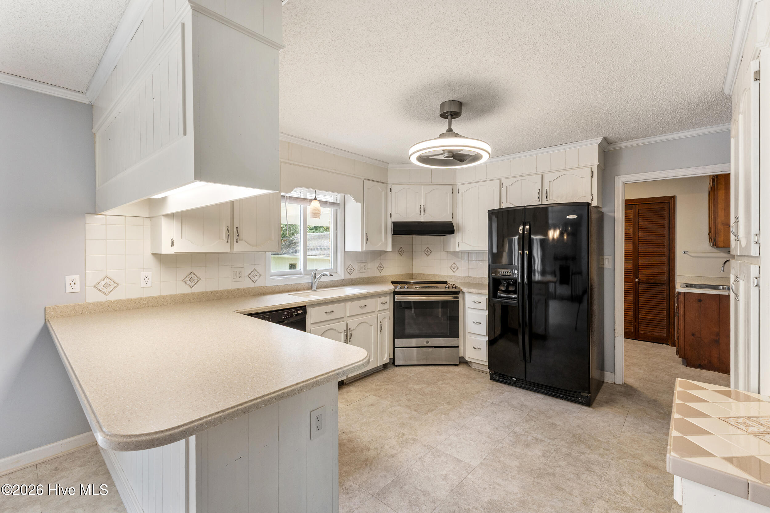 233 High Tide Drive Property Photo 14