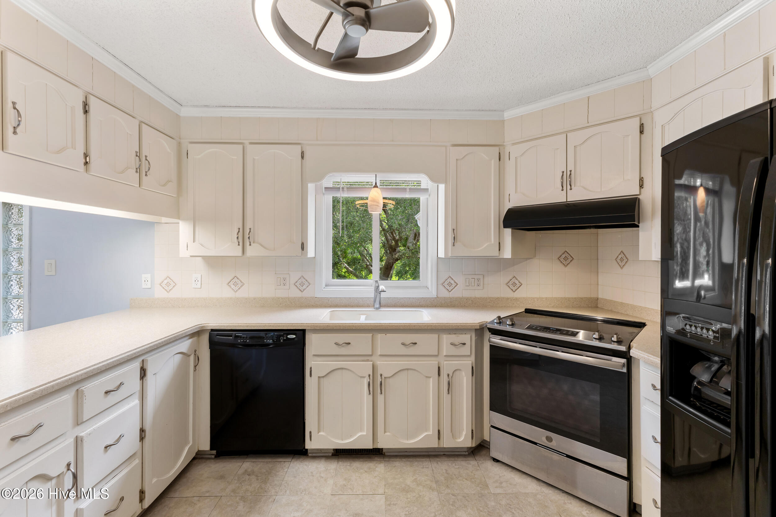 233 High Tide Drive Property Photo 15