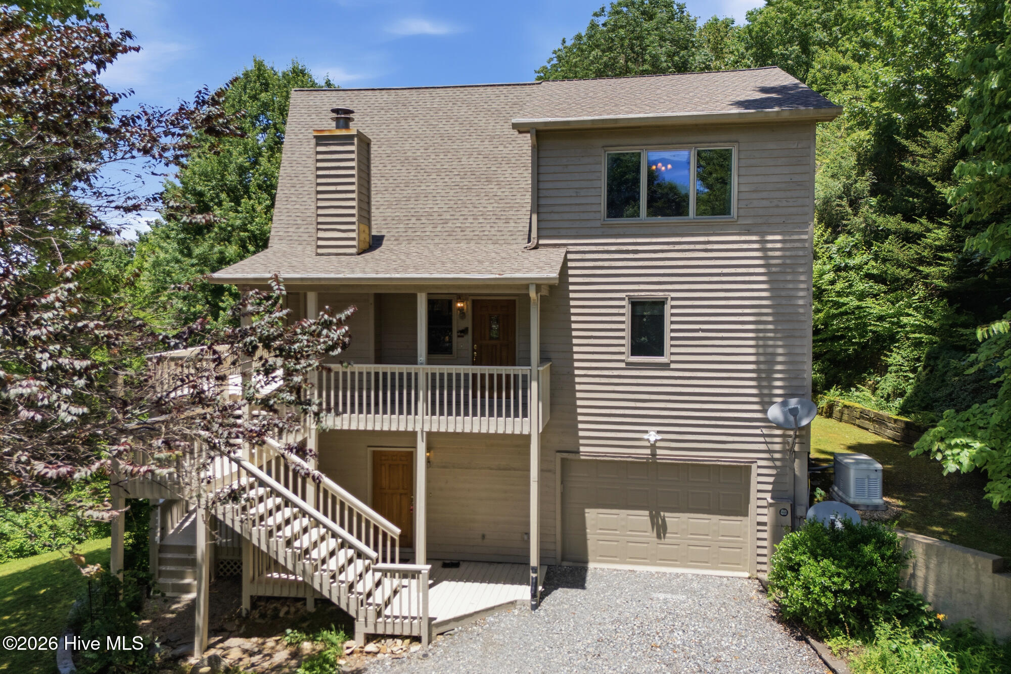 820 Chimney Ridge Drive Property Photo 6