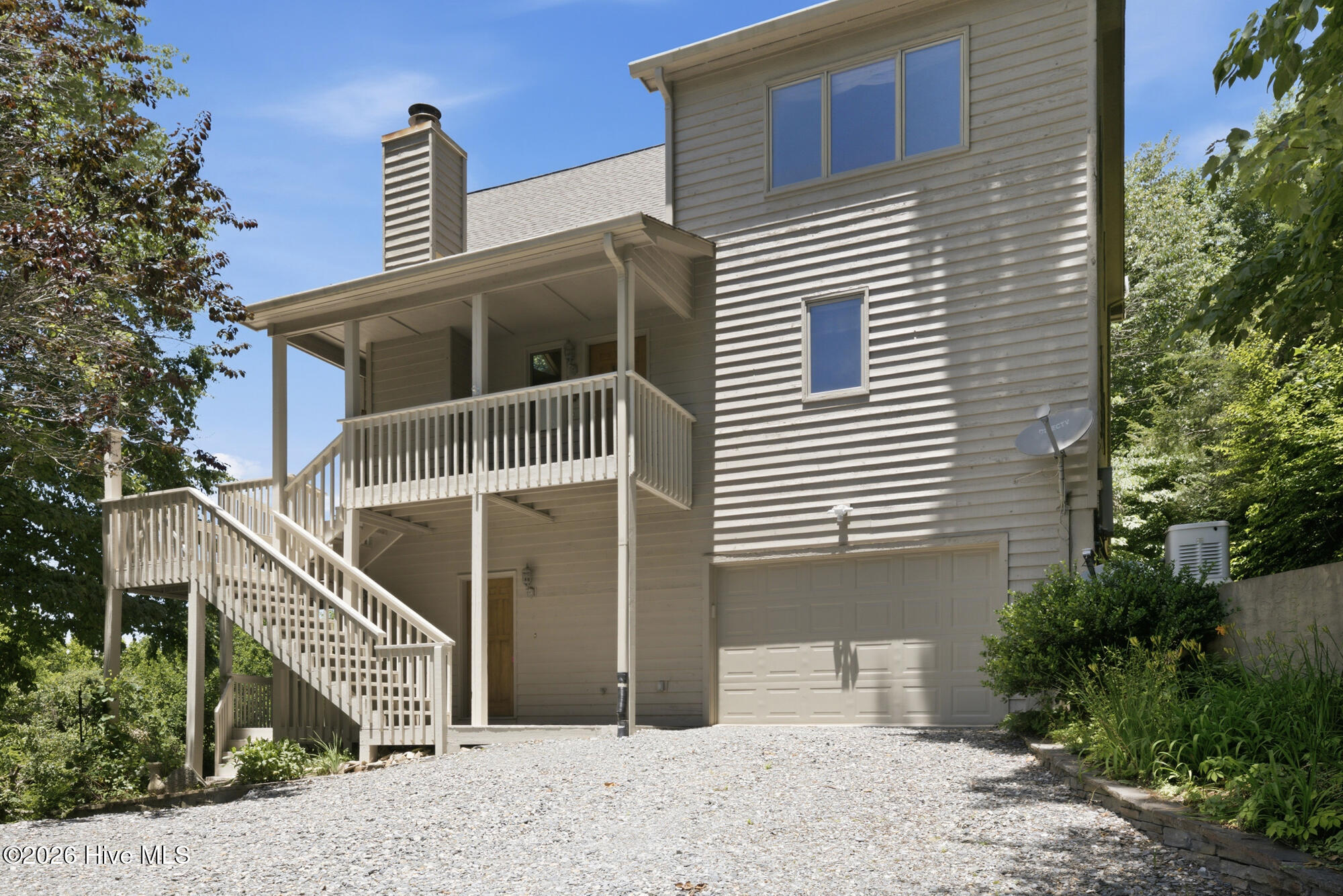 820 Chimney Ridge Drive Property Photo 9