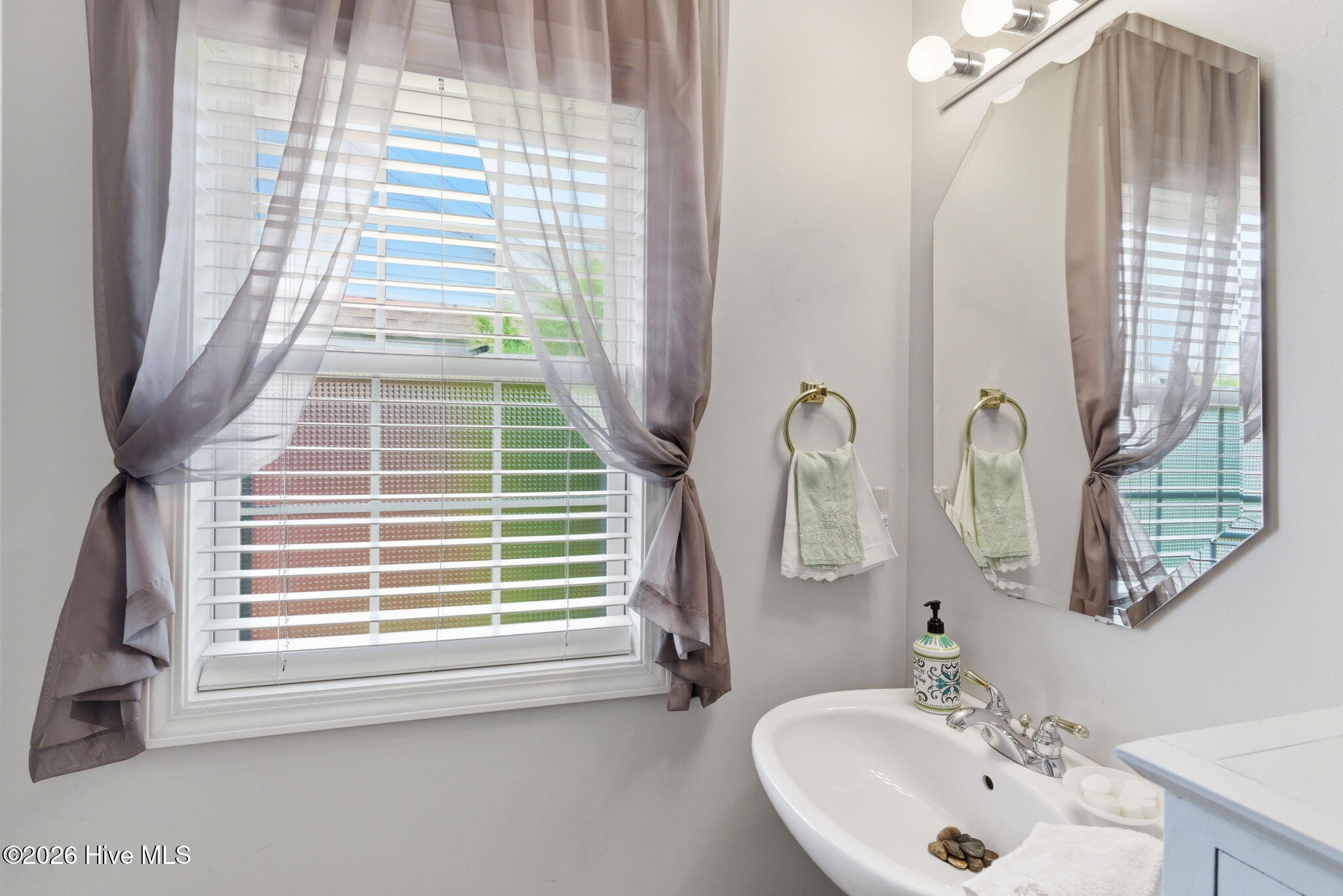 4225 Tillson Road Property Photo 20