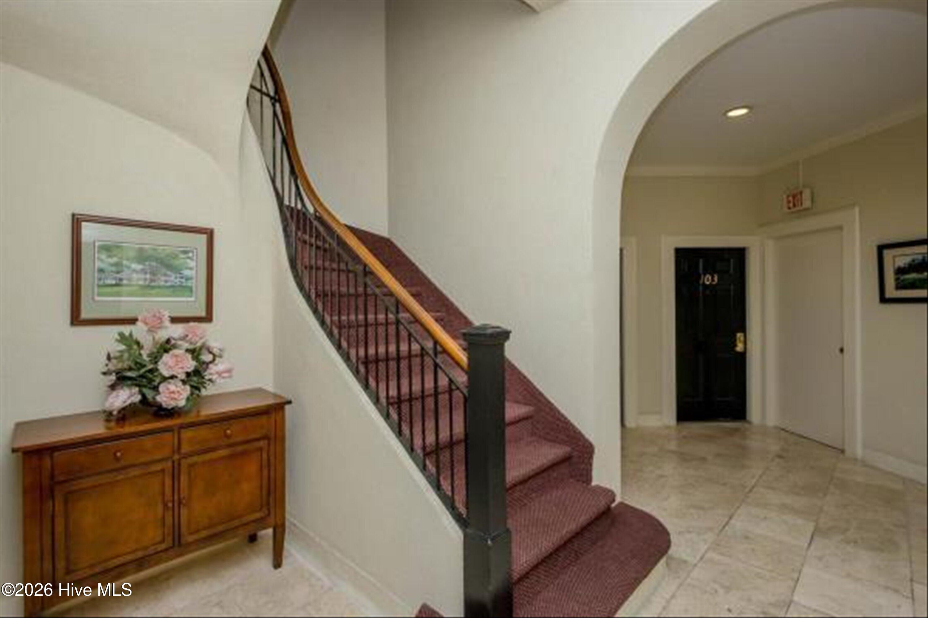 2068 Walton Way 201 Property Photo 4