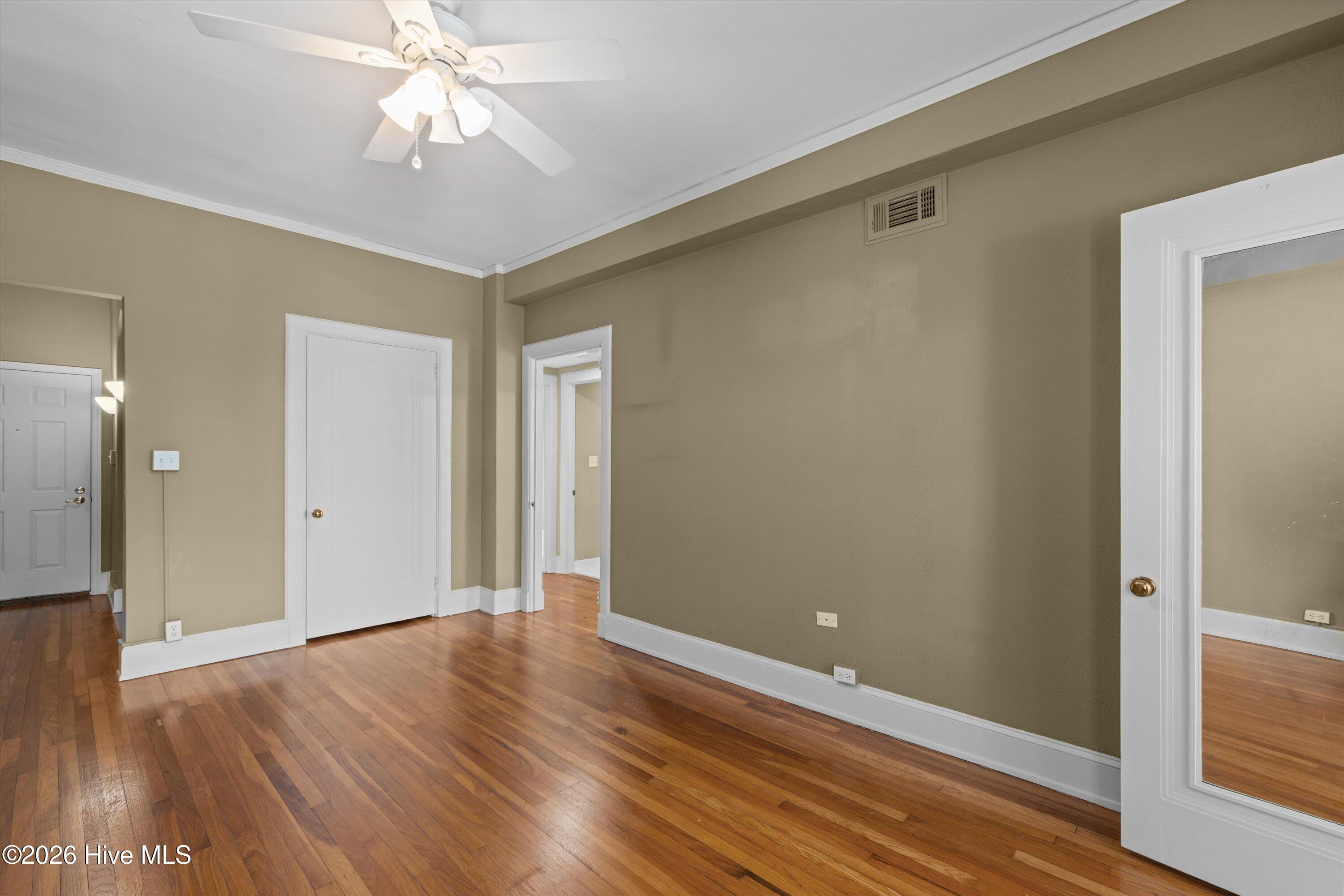 2068 Walton Way 201 Property Photo 8