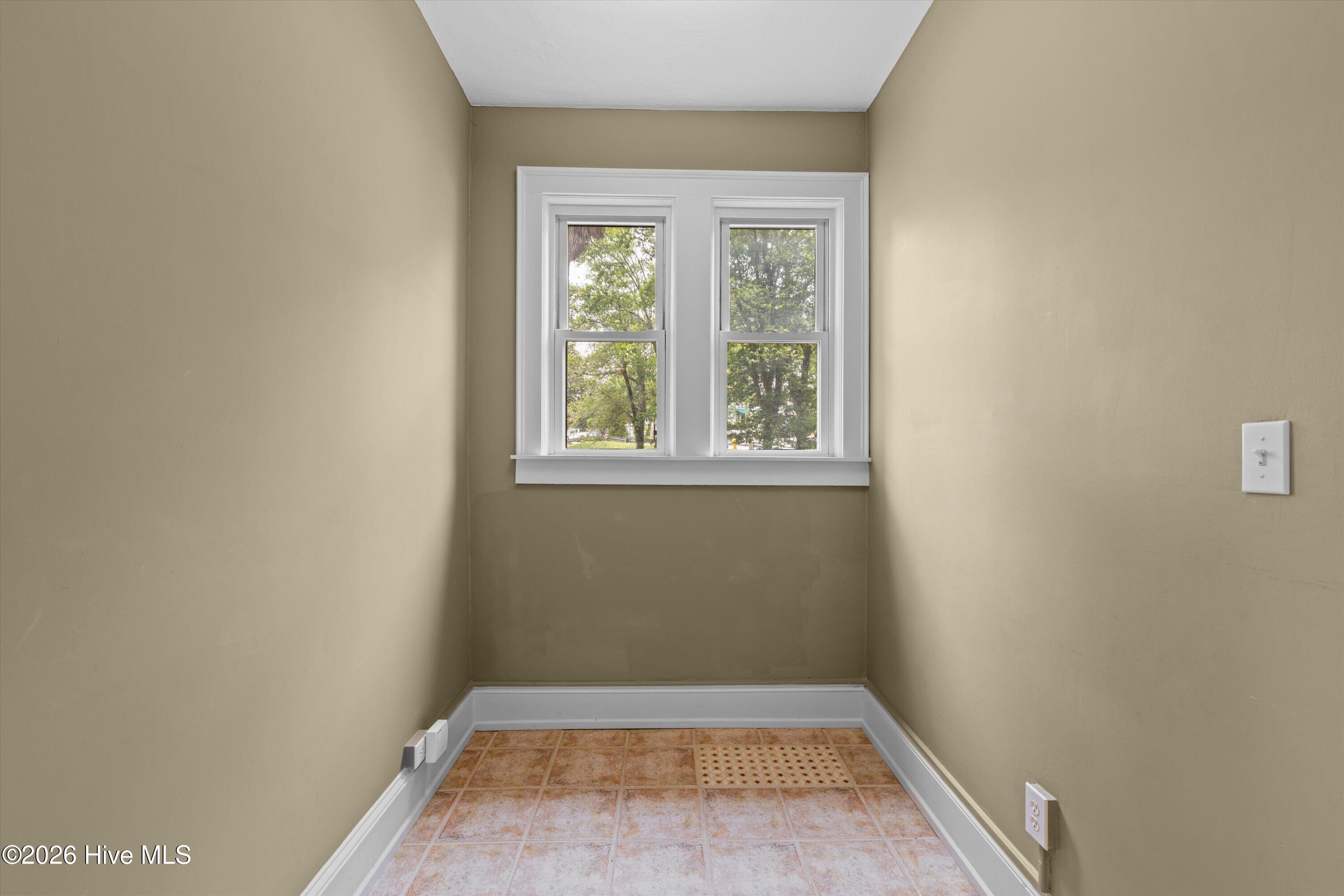 2068 Walton Way 201 Property Photo 18
