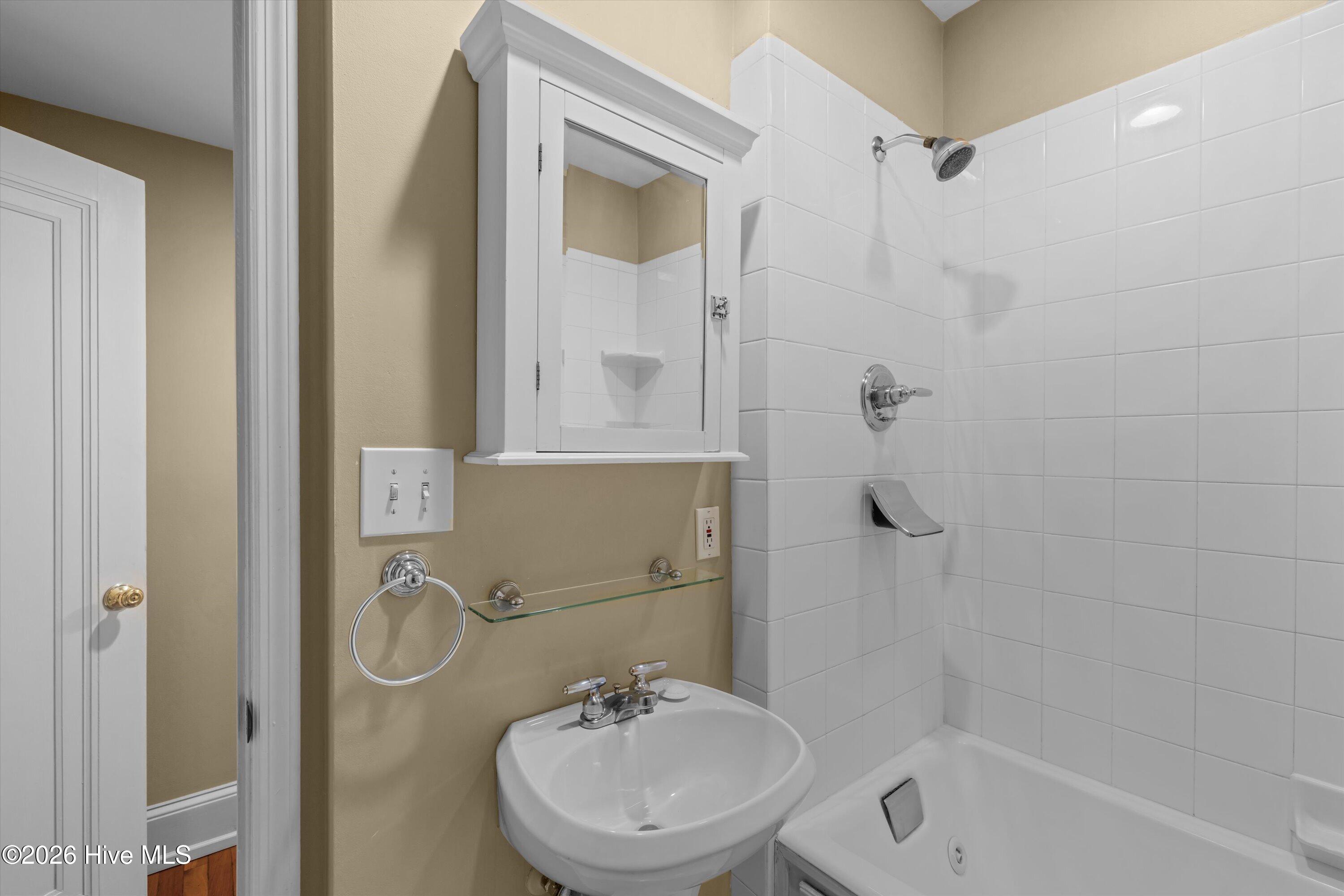 2068 Walton Way 201 Property Photo 23