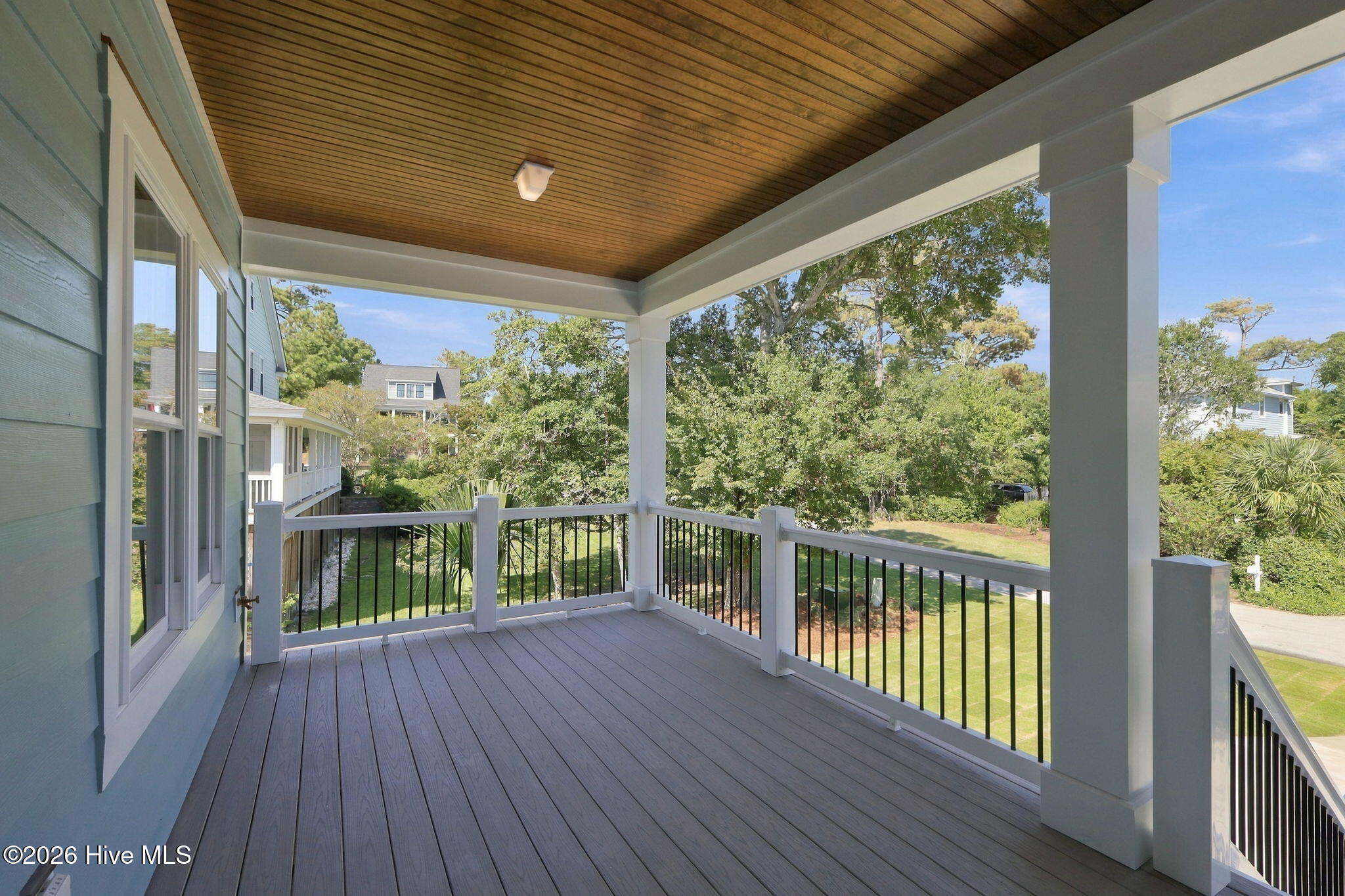 405 Emerald Landing Drive Property Photo 4