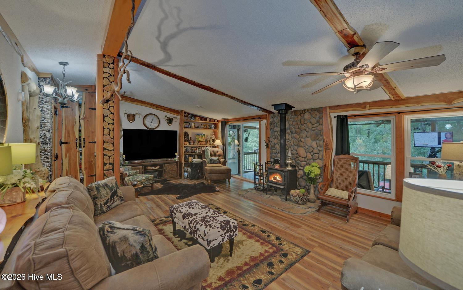 120 Covington Cove Property Photo 2
