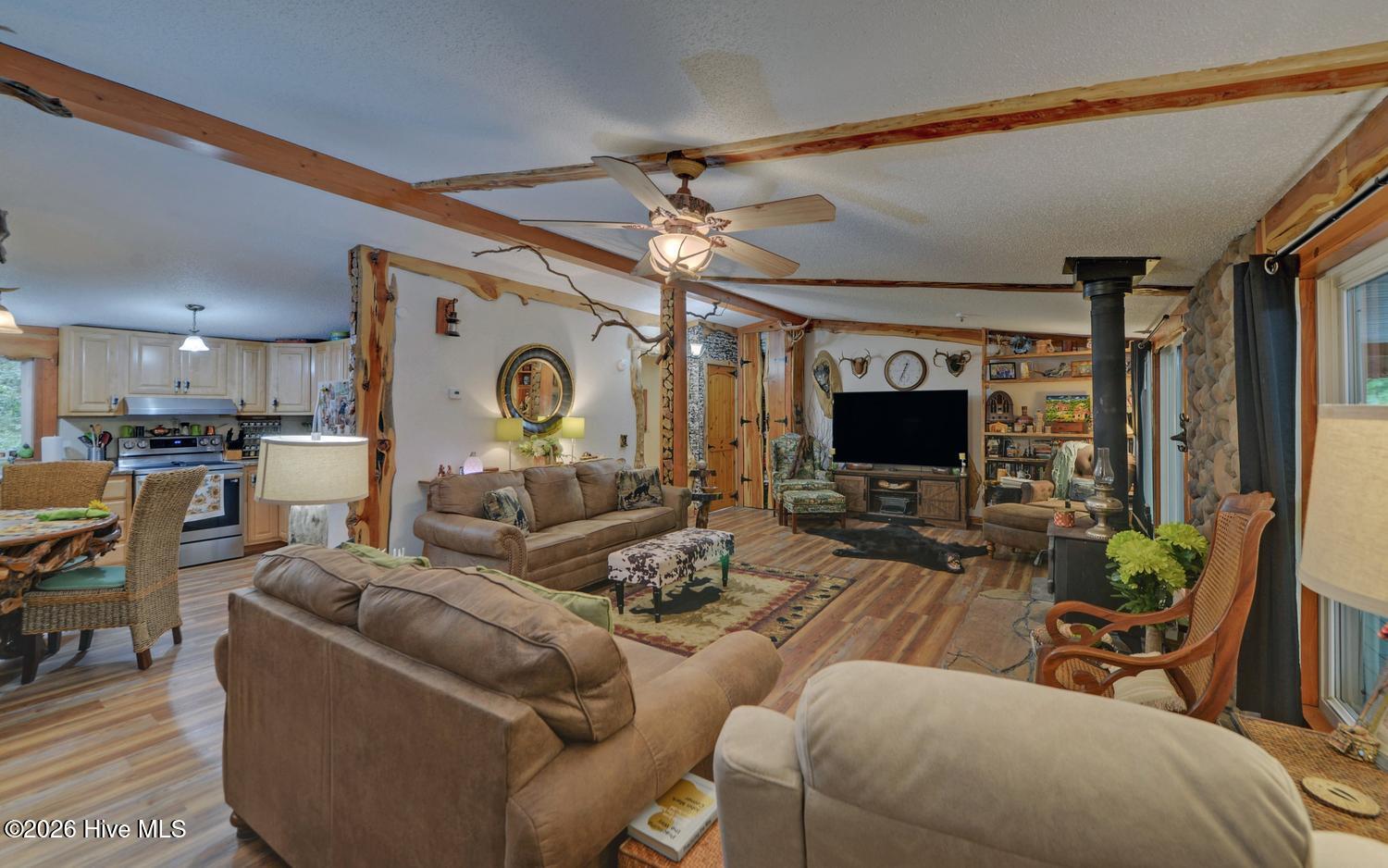 120 Covington Cove Property Photo 3