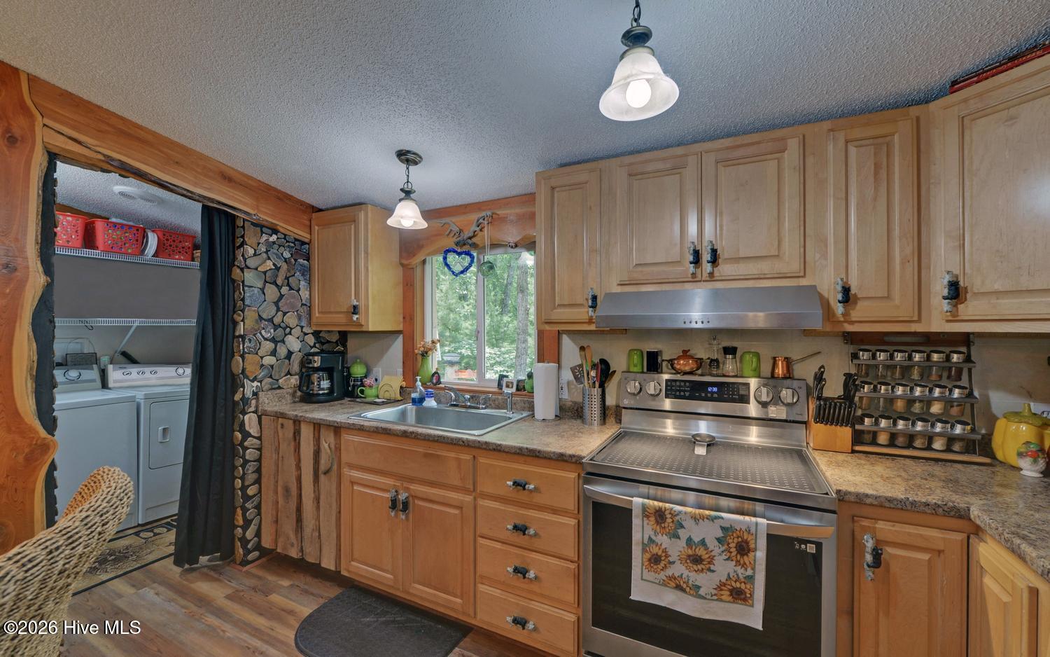 120 Covington Cove Property Photo 4