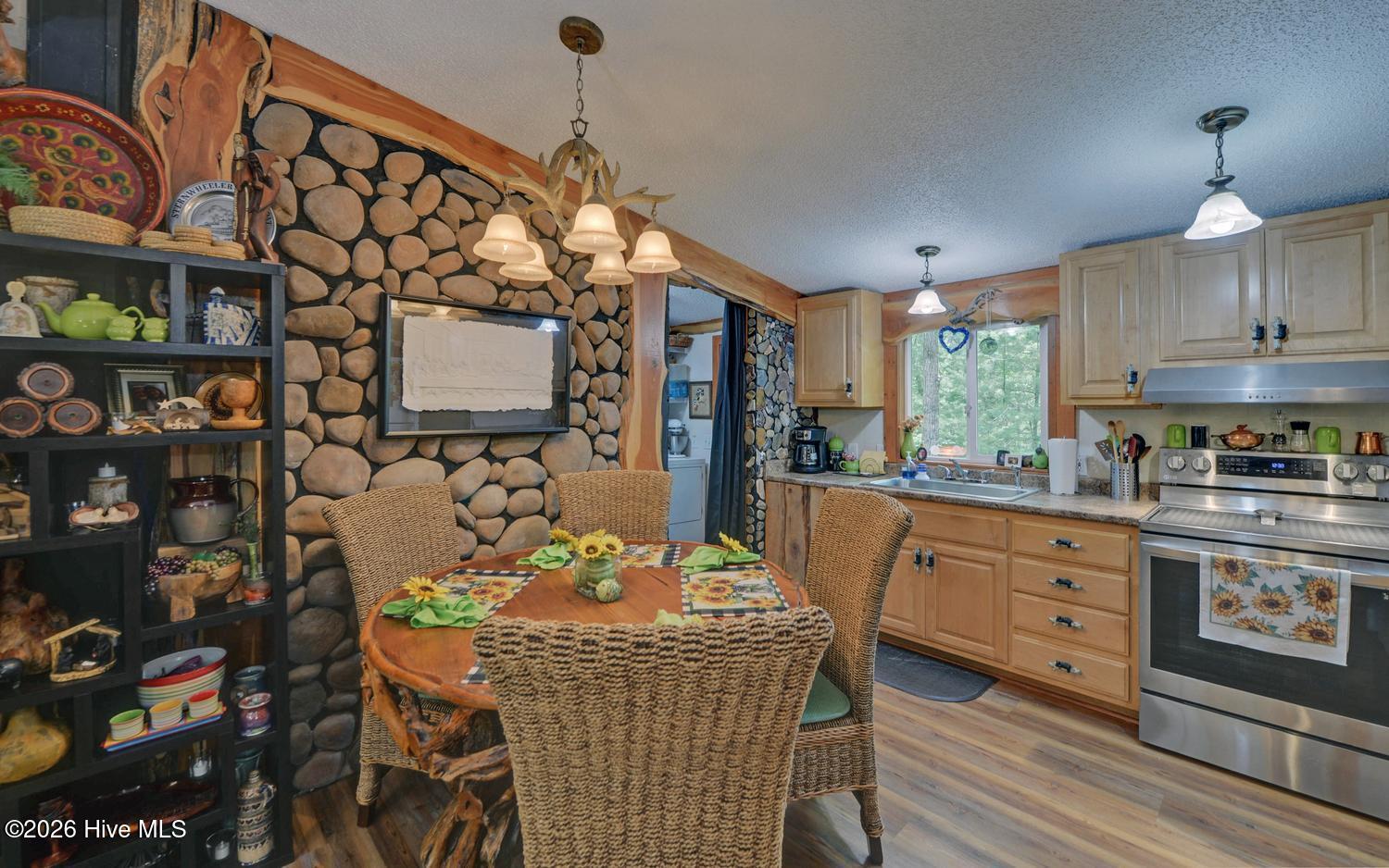120 Covington Cove Property Photo 5