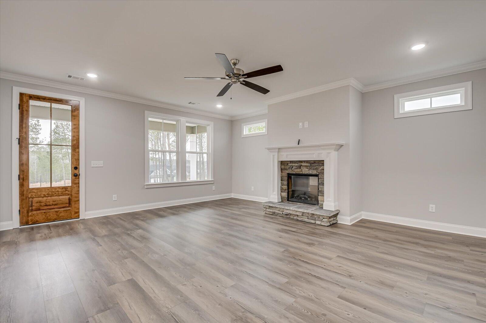 923 Walker Point Drive Property Photo 5