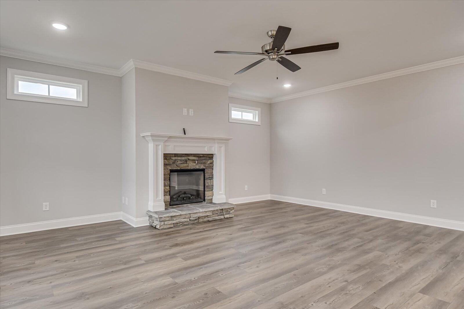 923 Walker Point Drive Property Photo 6