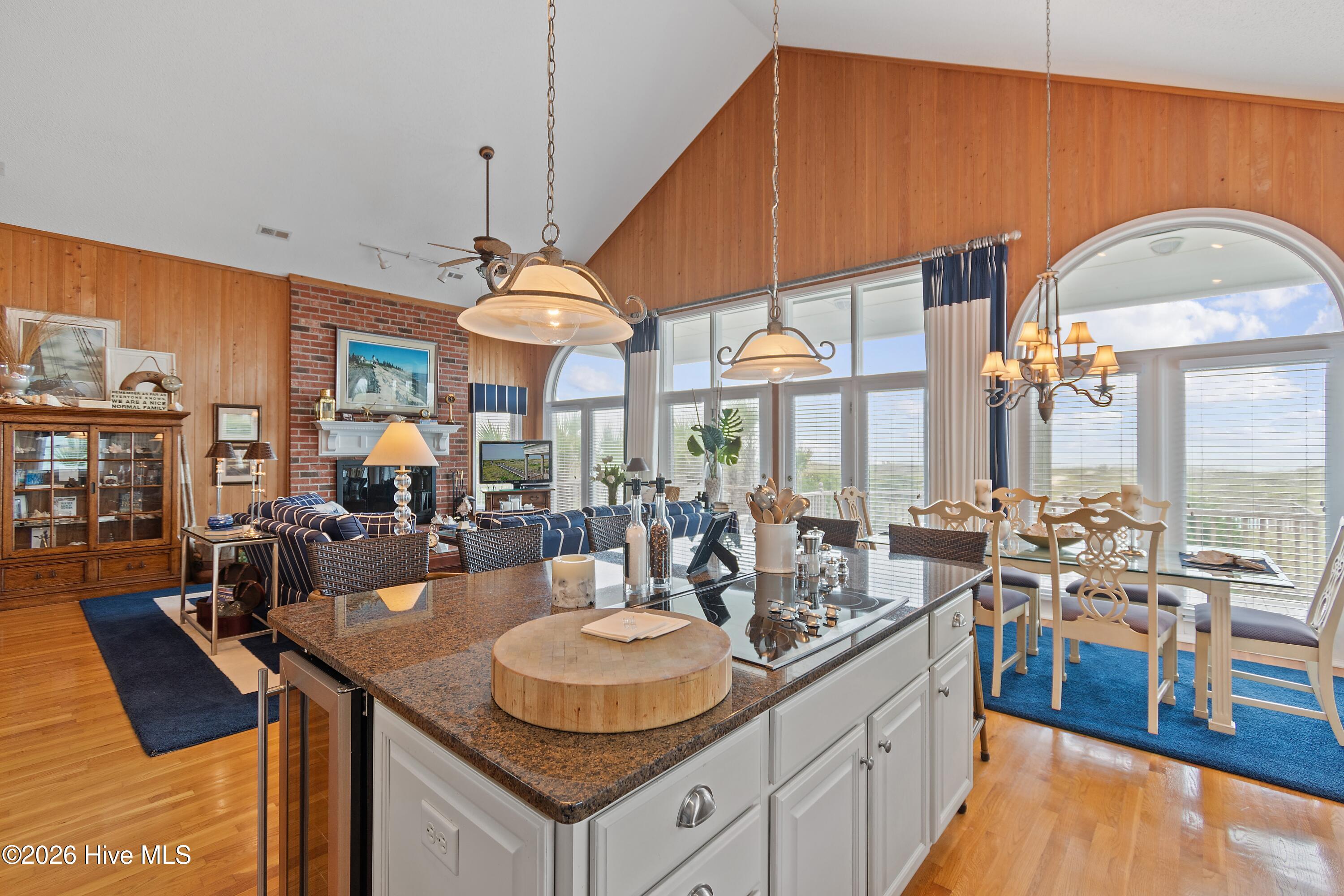 1307 Ocean Boulevard W Property Photo 9