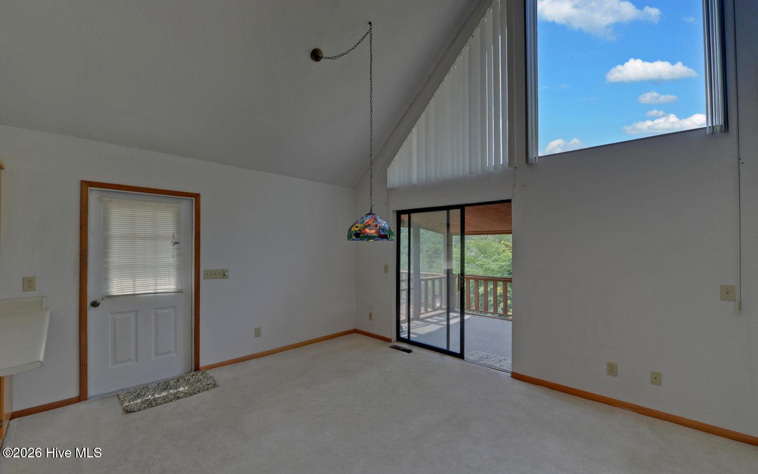215 Black Bear Ridge Property Photo 6