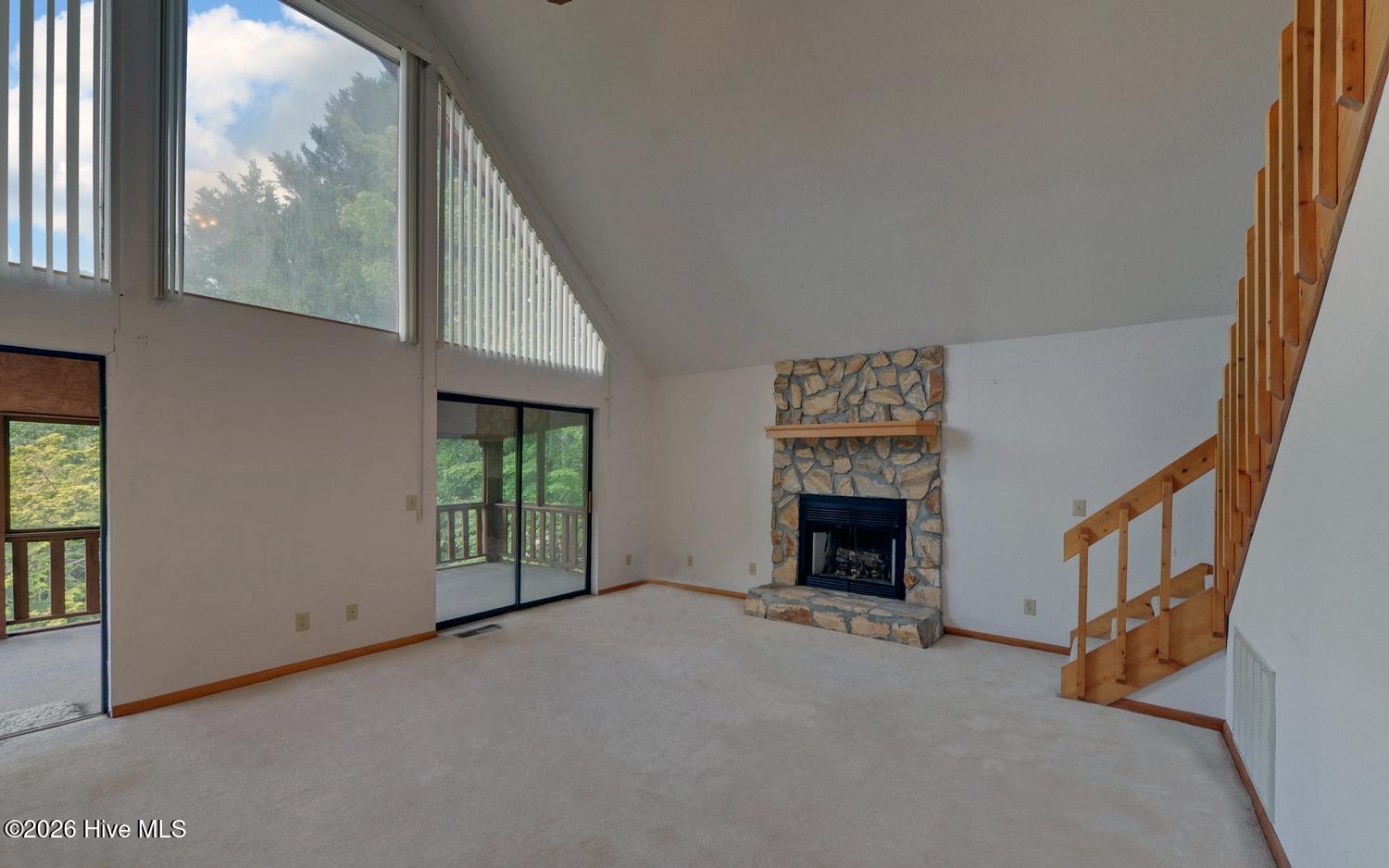 215 Black Bear Ridge Property Photo 11