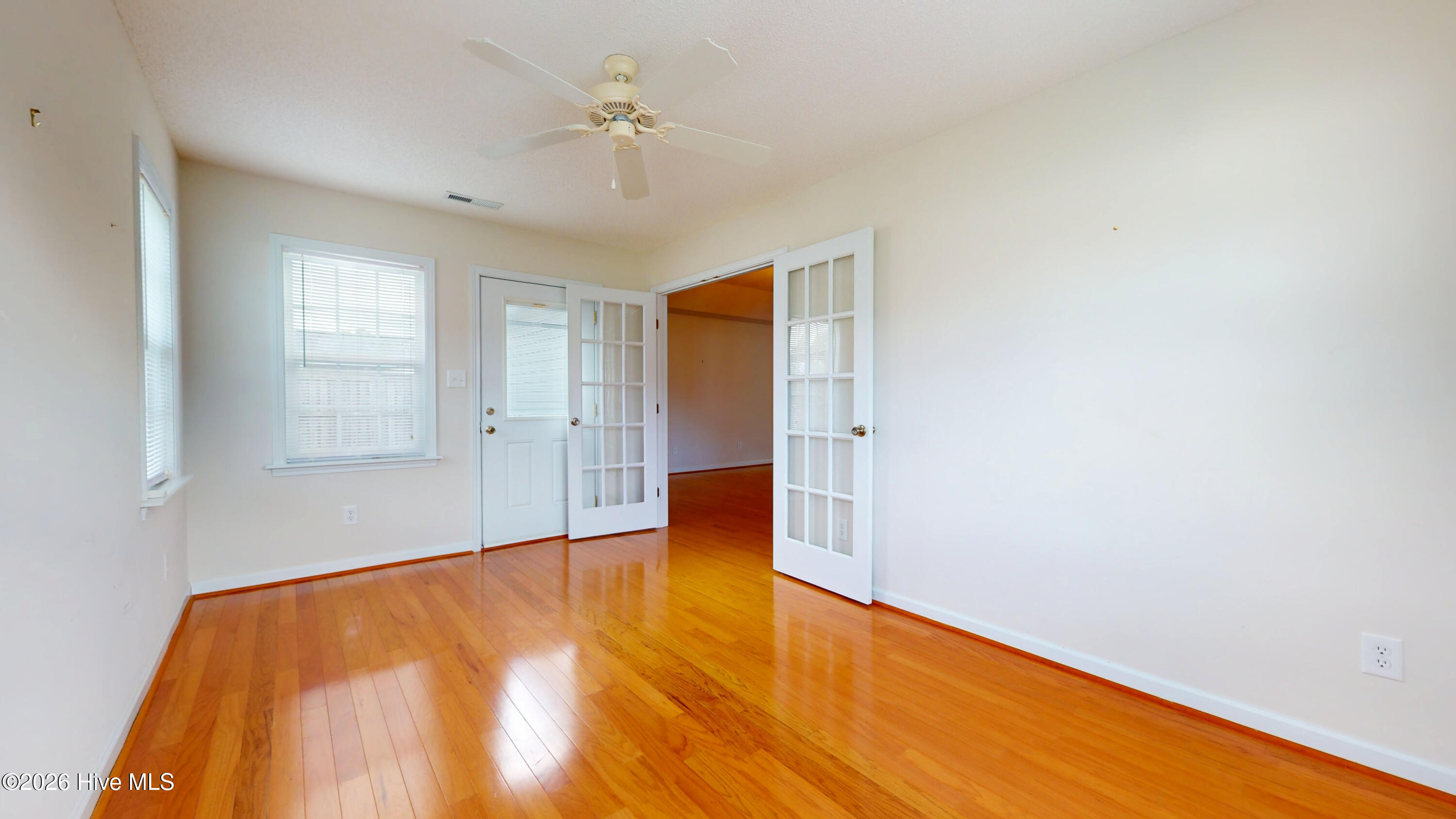 2011 Colony Plaza Property Photo 8