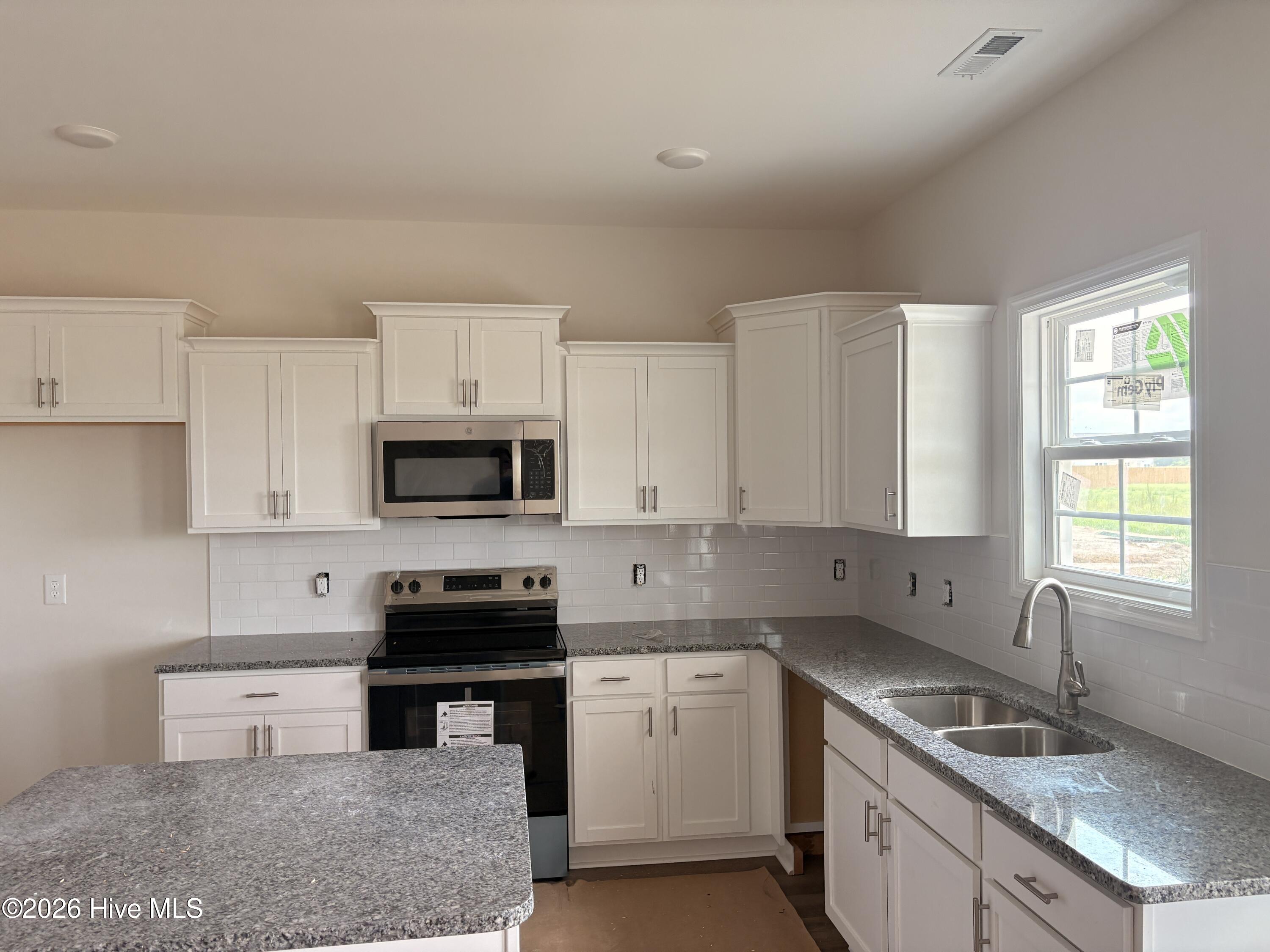 821 Tupelo Tree Drive Property Photo 2