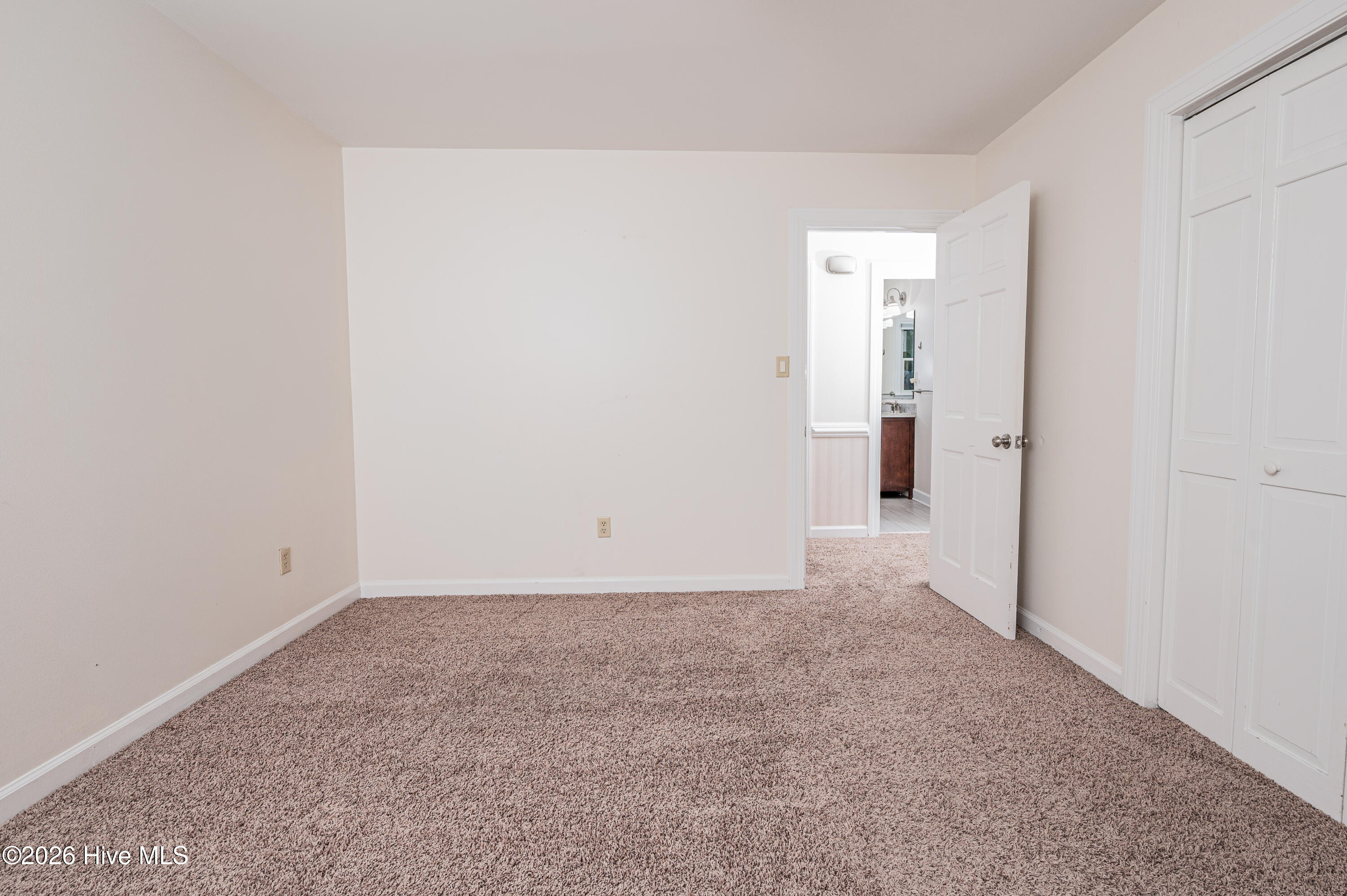 104 Dorchester Lane Property Photo 12