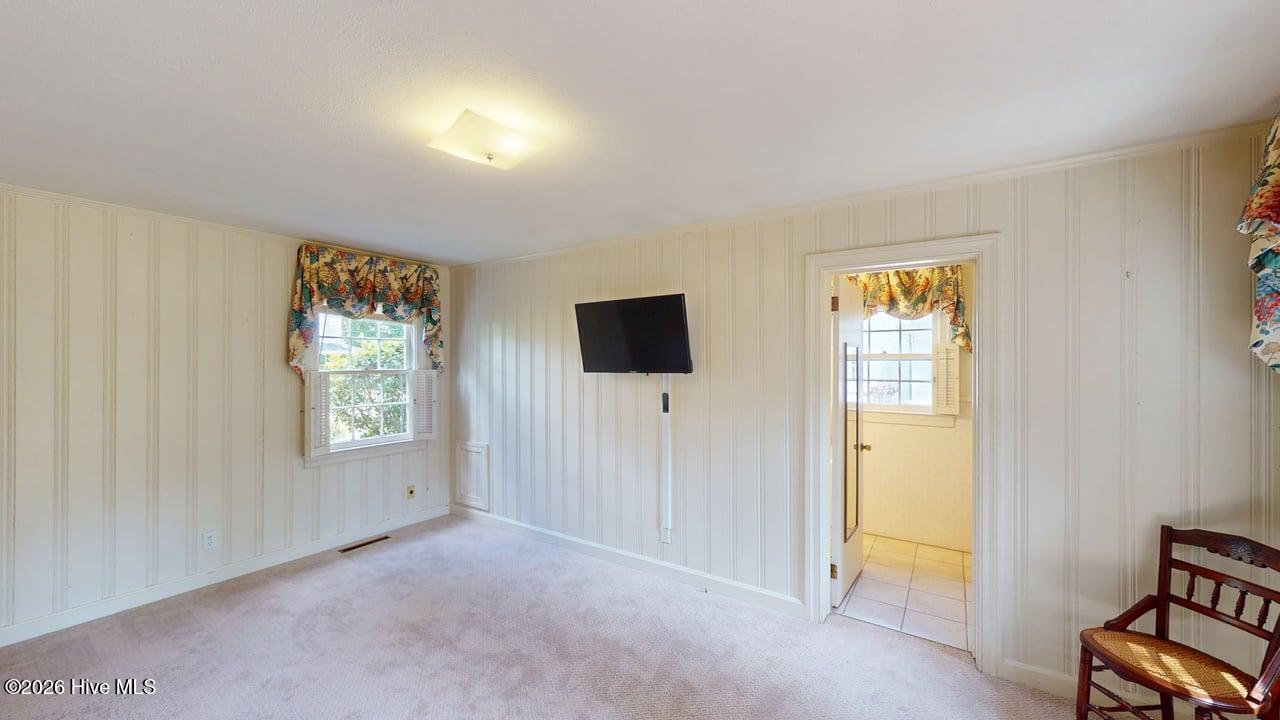 206 W James Street Property Photo 29