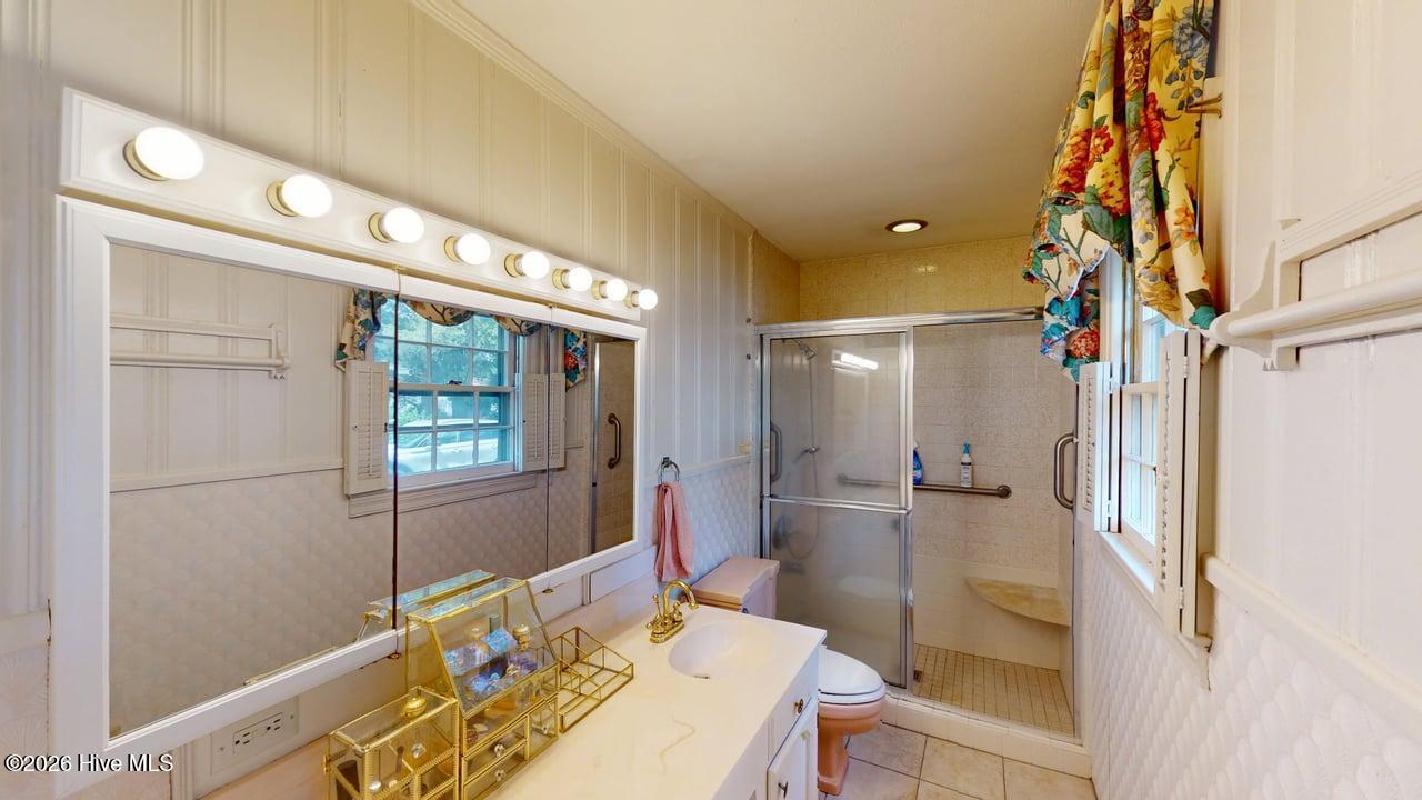 206 W James Street Property Photo 32