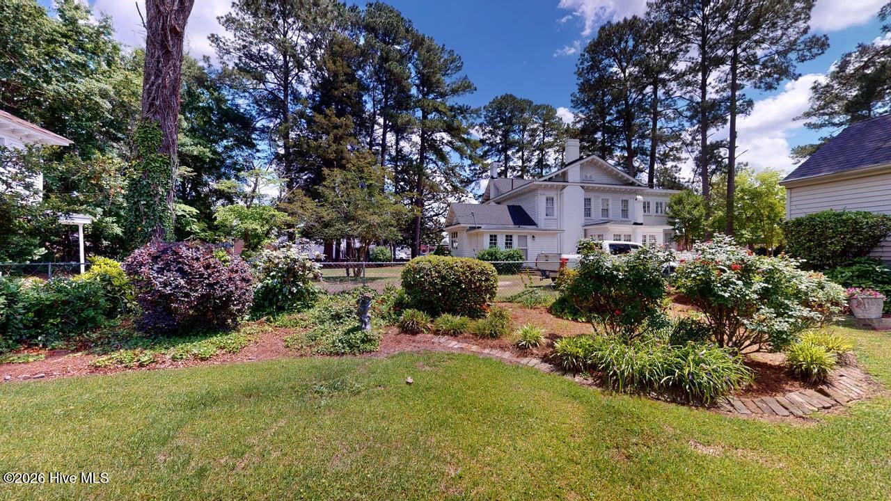 206 W James Street Property Photo 65