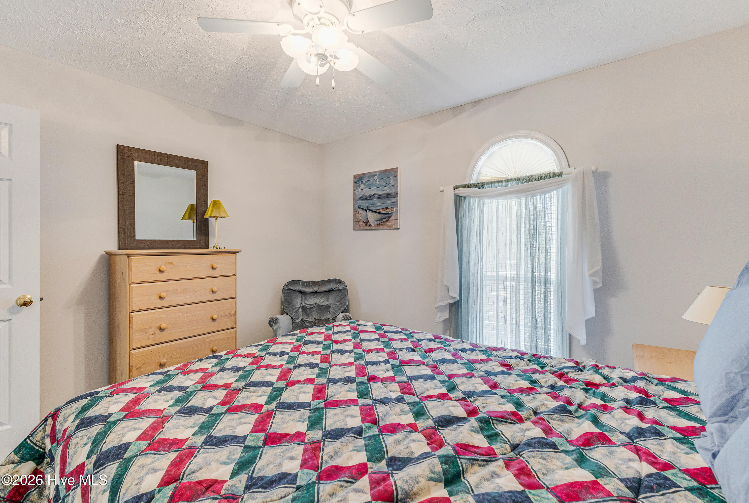 302 E Oak Island Drive Property Photo 27