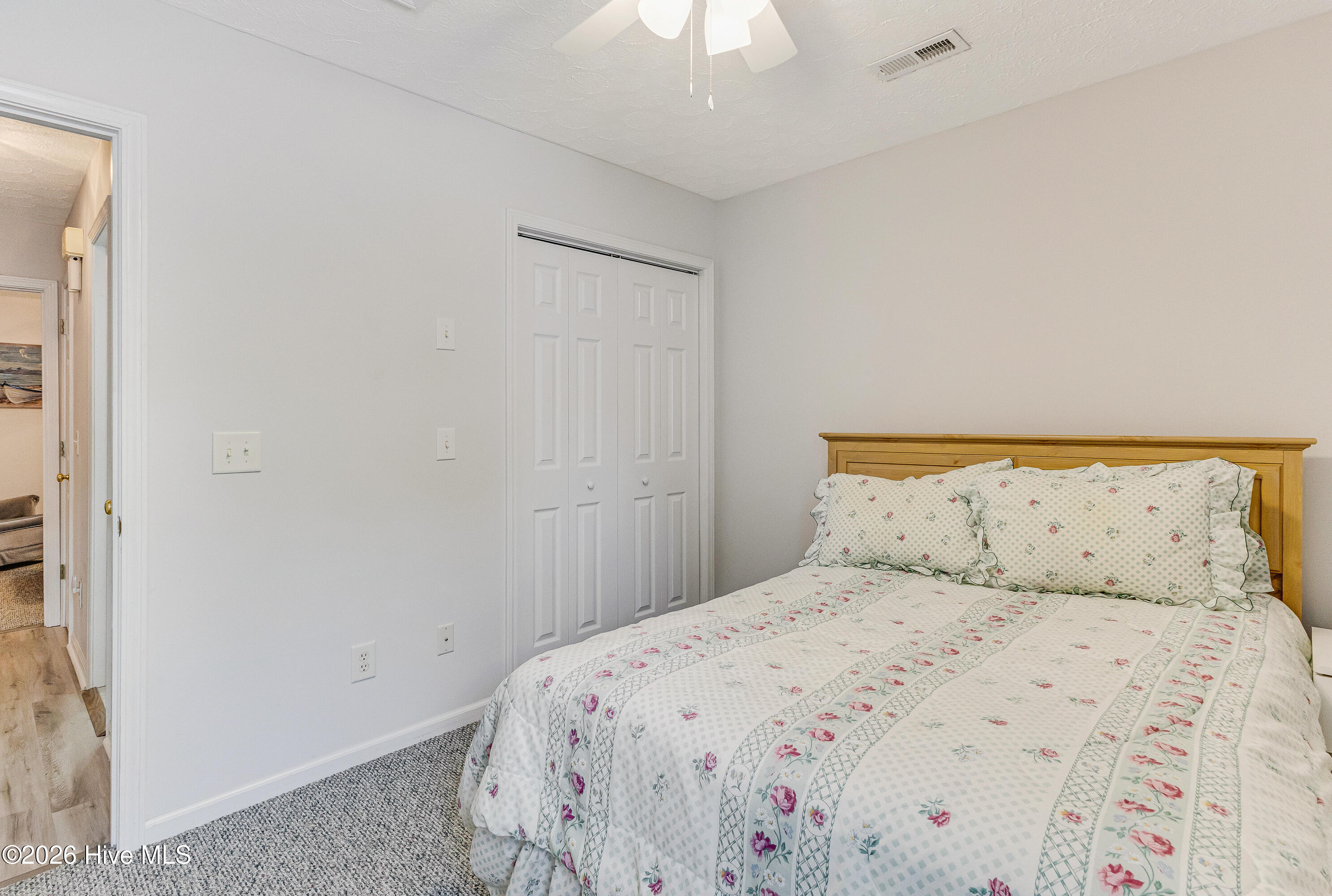 302 E Oak Island Drive Property Photo 31