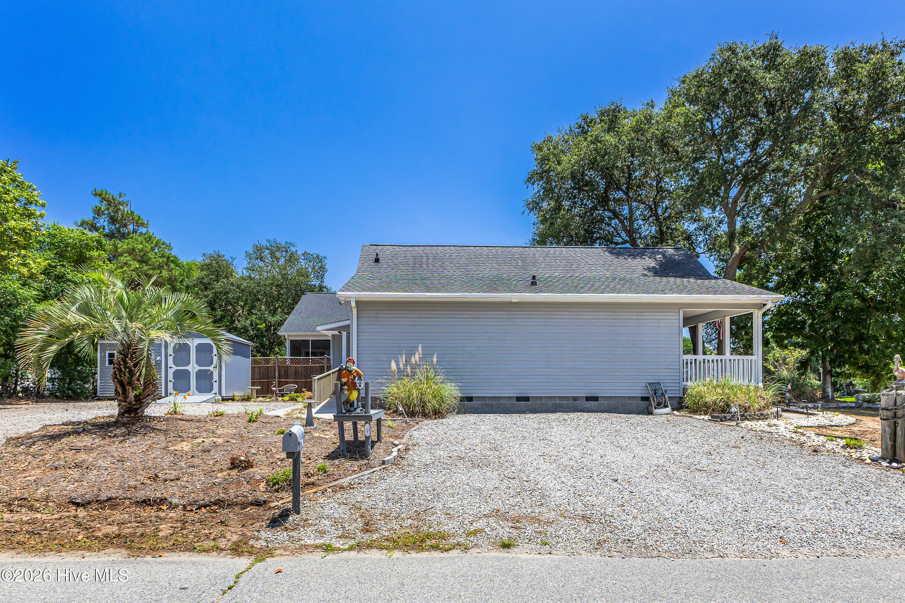 302 E Oak Island Drive Property Photo 36
