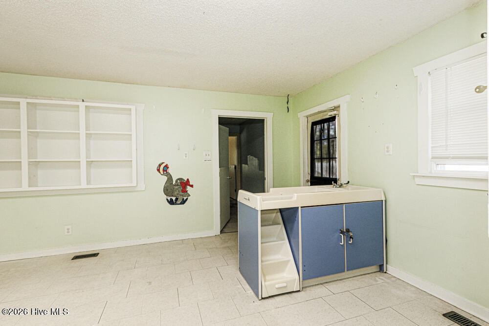 2070 S 1st Street Property Photo 28