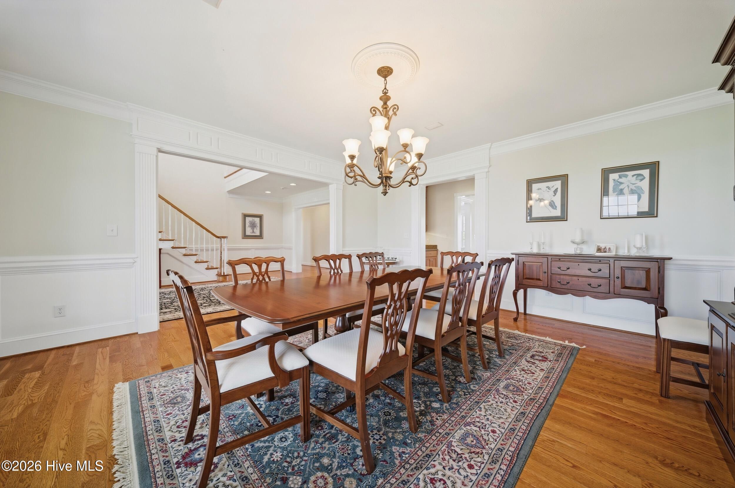124 Queensview Court Property Photo 4