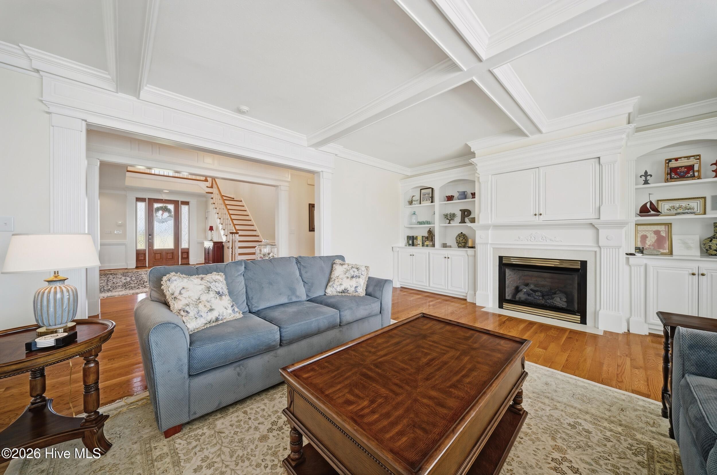 124 Queensview Court Property Photo 6
