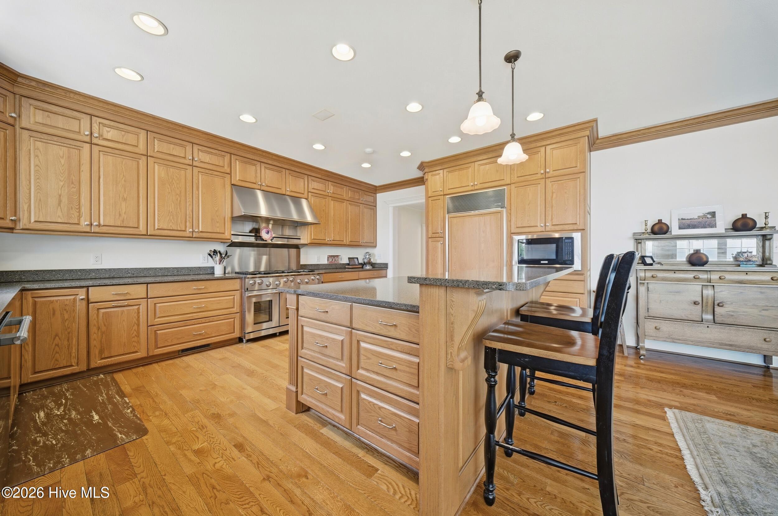 124 Queensview Court Property Photo 14