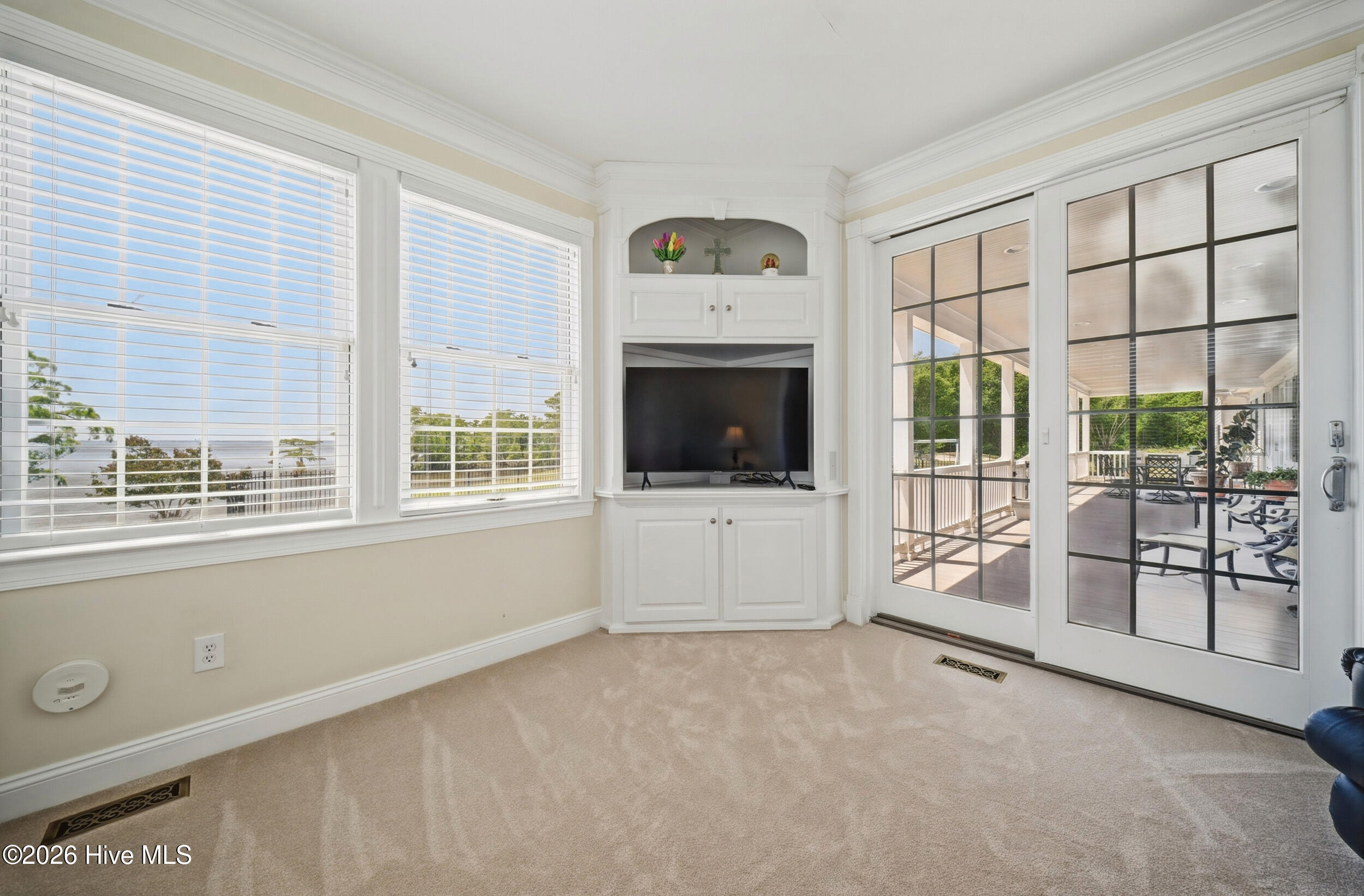 124 Queensview Court Property Photo 20